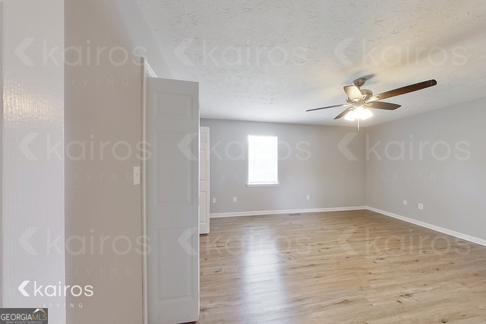 150 Deer Parkway Property Photo 11