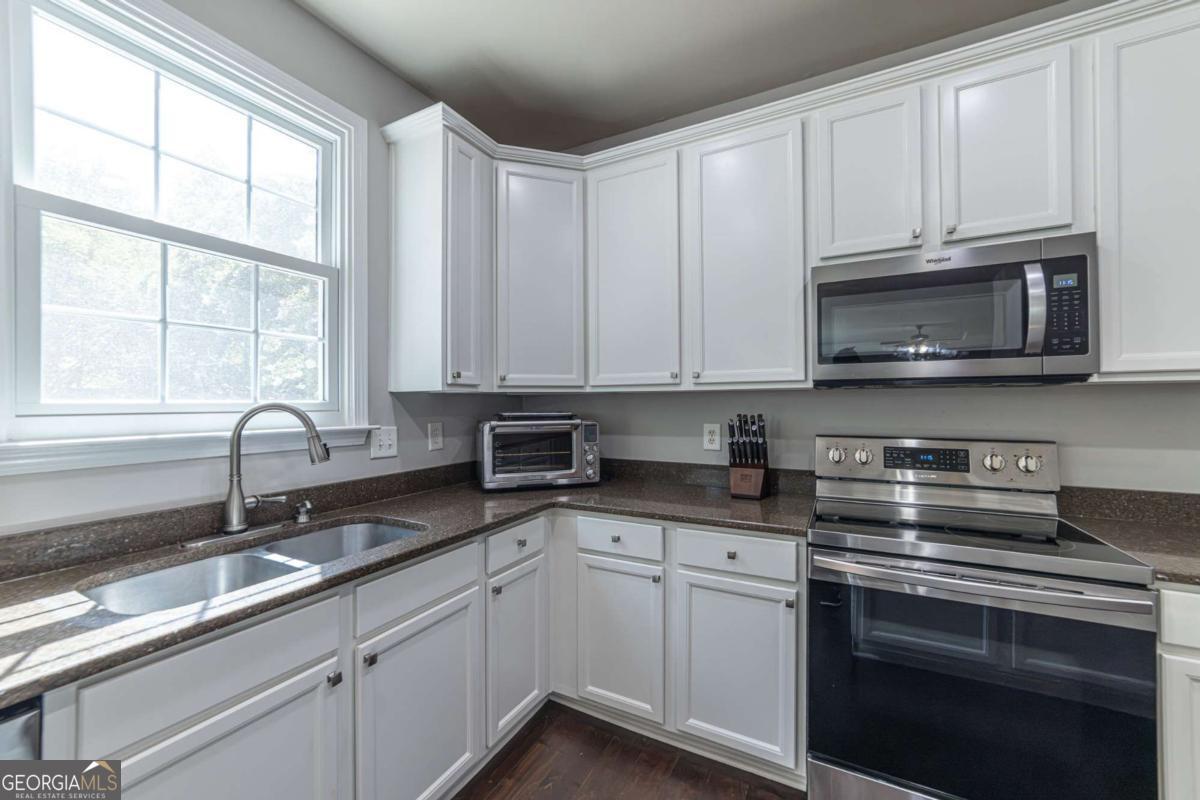 2445 Fisk Falls Drive Property Photo 39