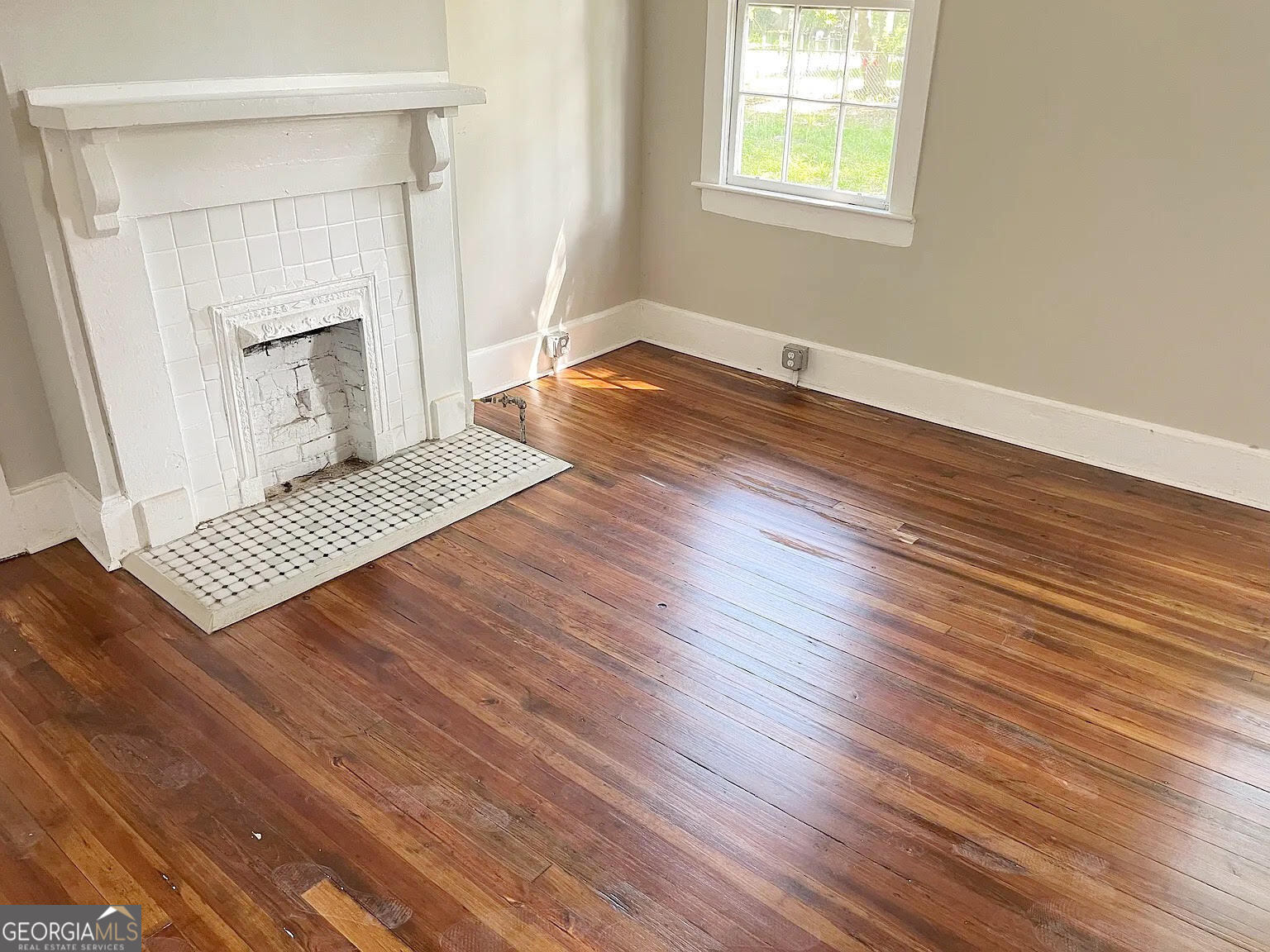 138 Comer Terrace # B Property Photo 2