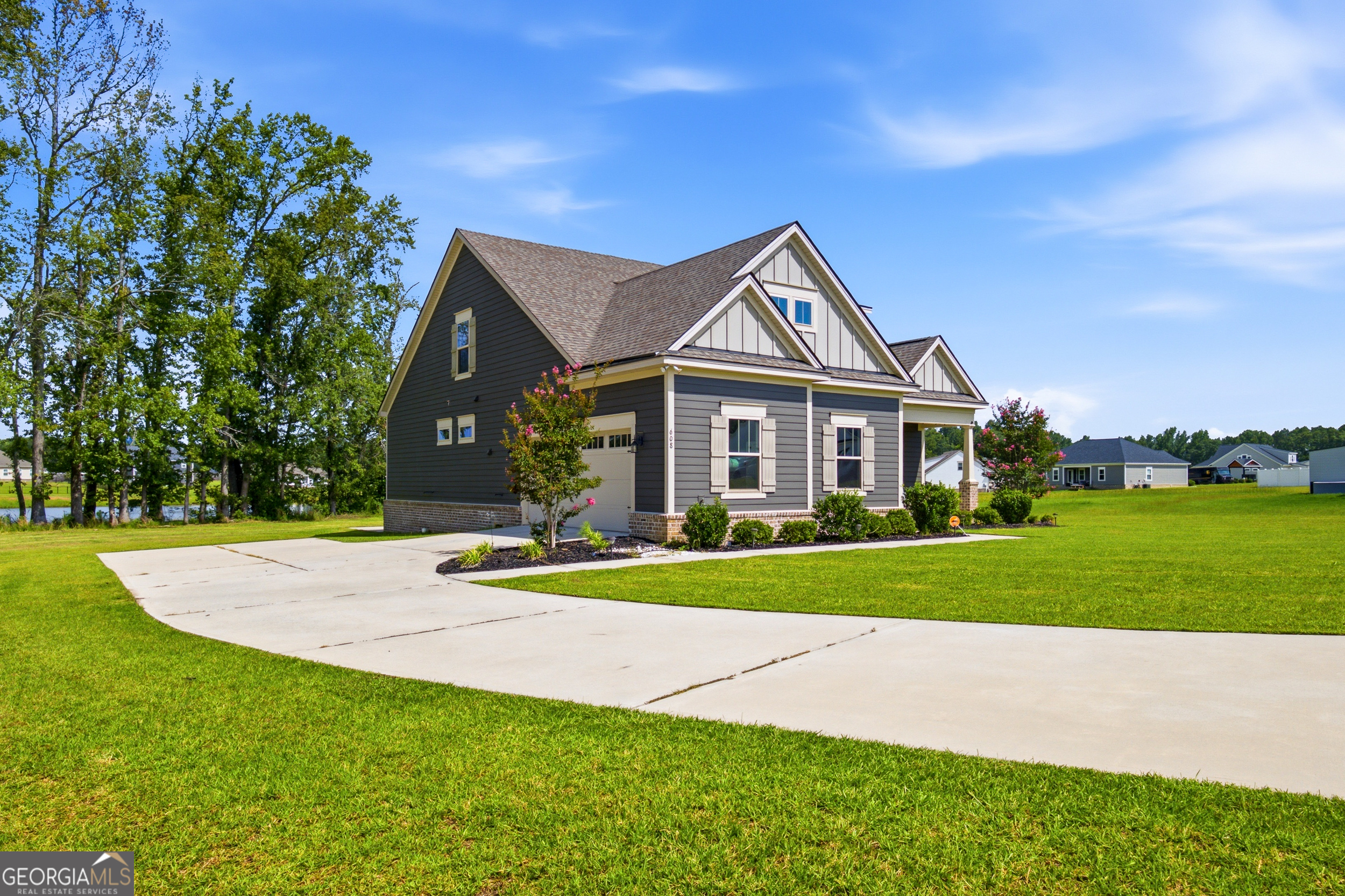 608 Bridle Run Property Photo 4