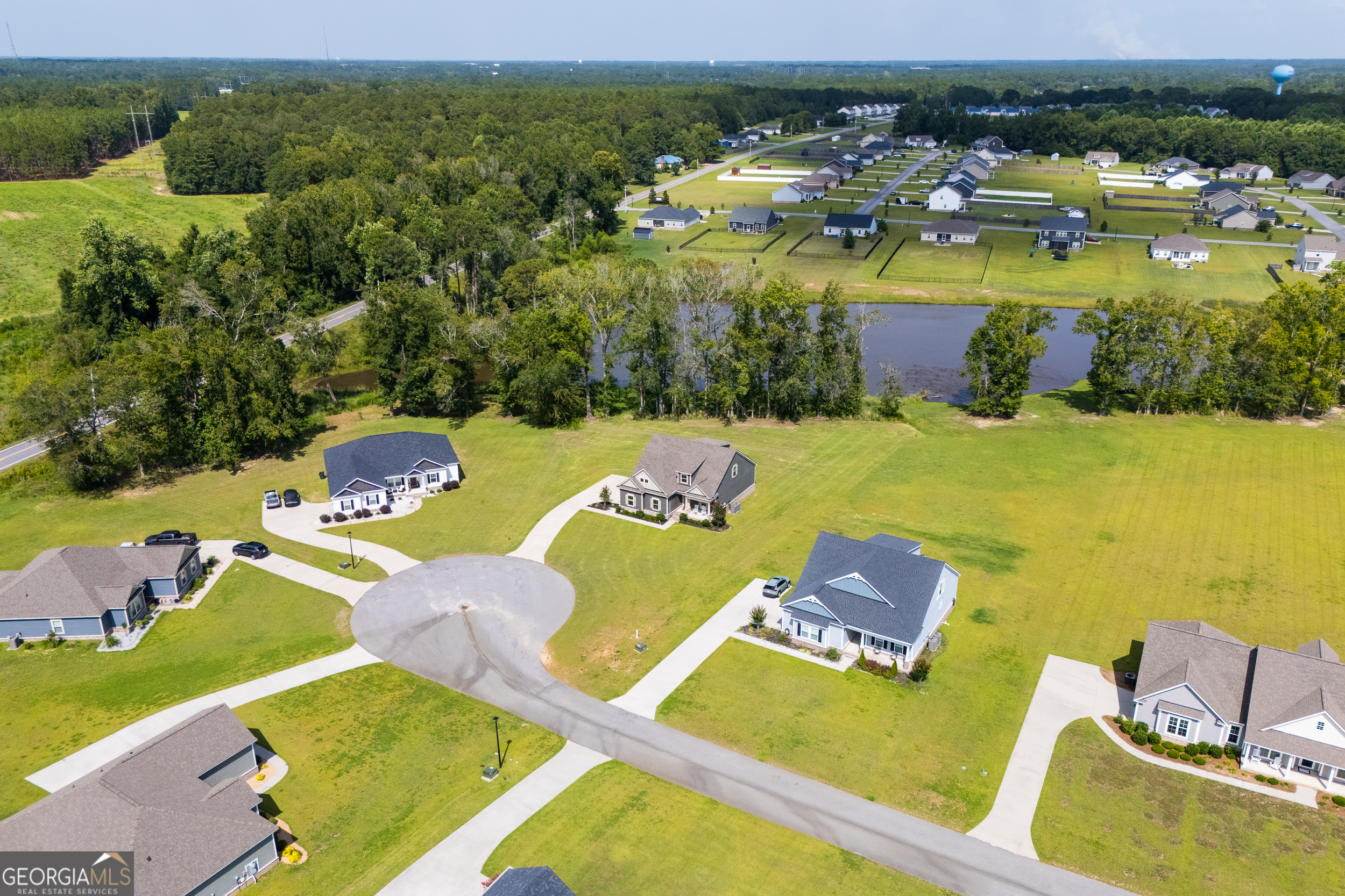 608 Bridle Run Property Photo 5