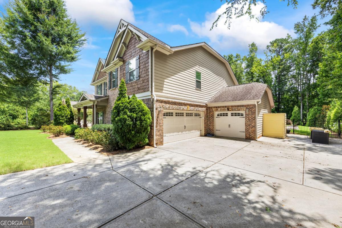 672 Callie Circle Property Photo 4