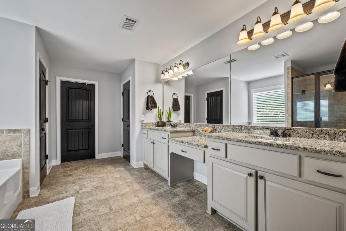 672 Callie Circle Property Photo 32