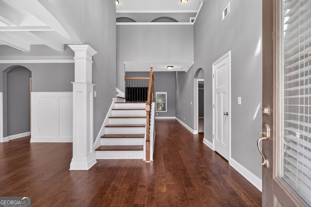 201 Overton Point Property Photo 3