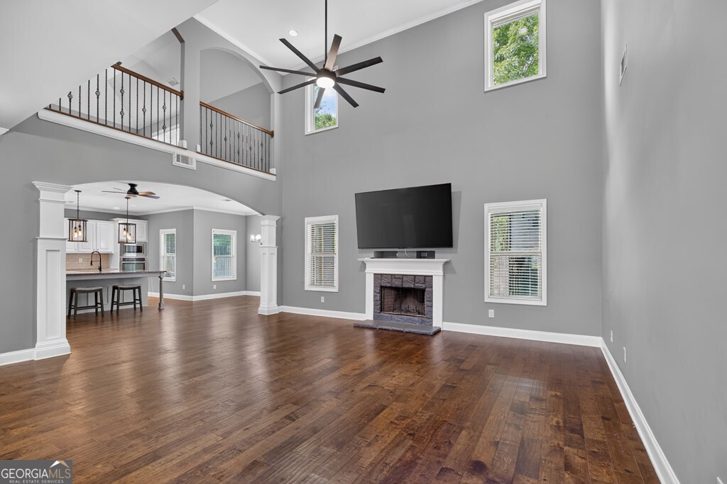201 Overton Point Property Photo 8