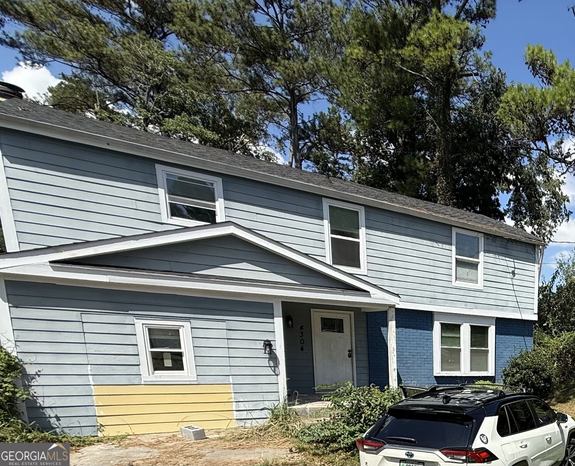 4304 Village Square Lane Property Photo 1