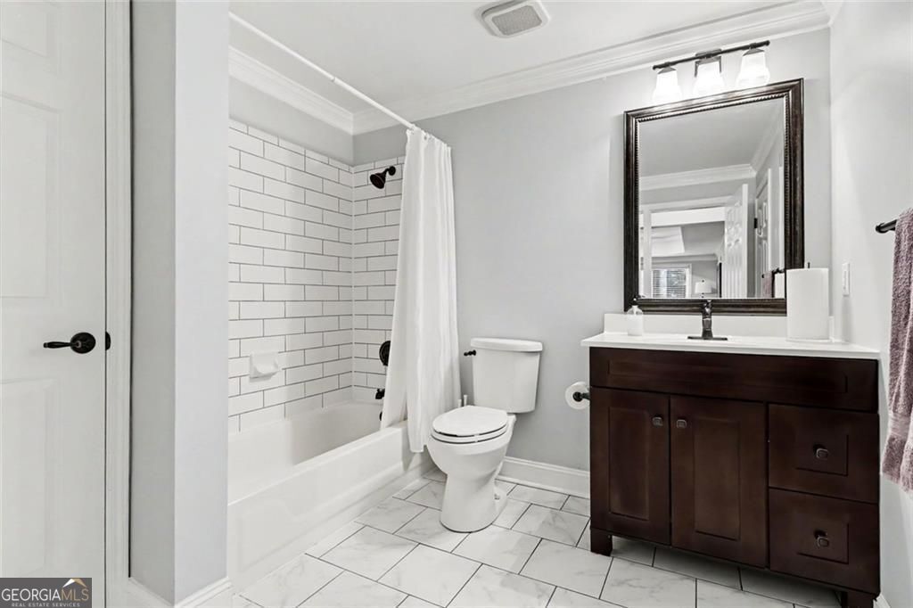 1135 Jennifer Oaks Drive Property Photo 33