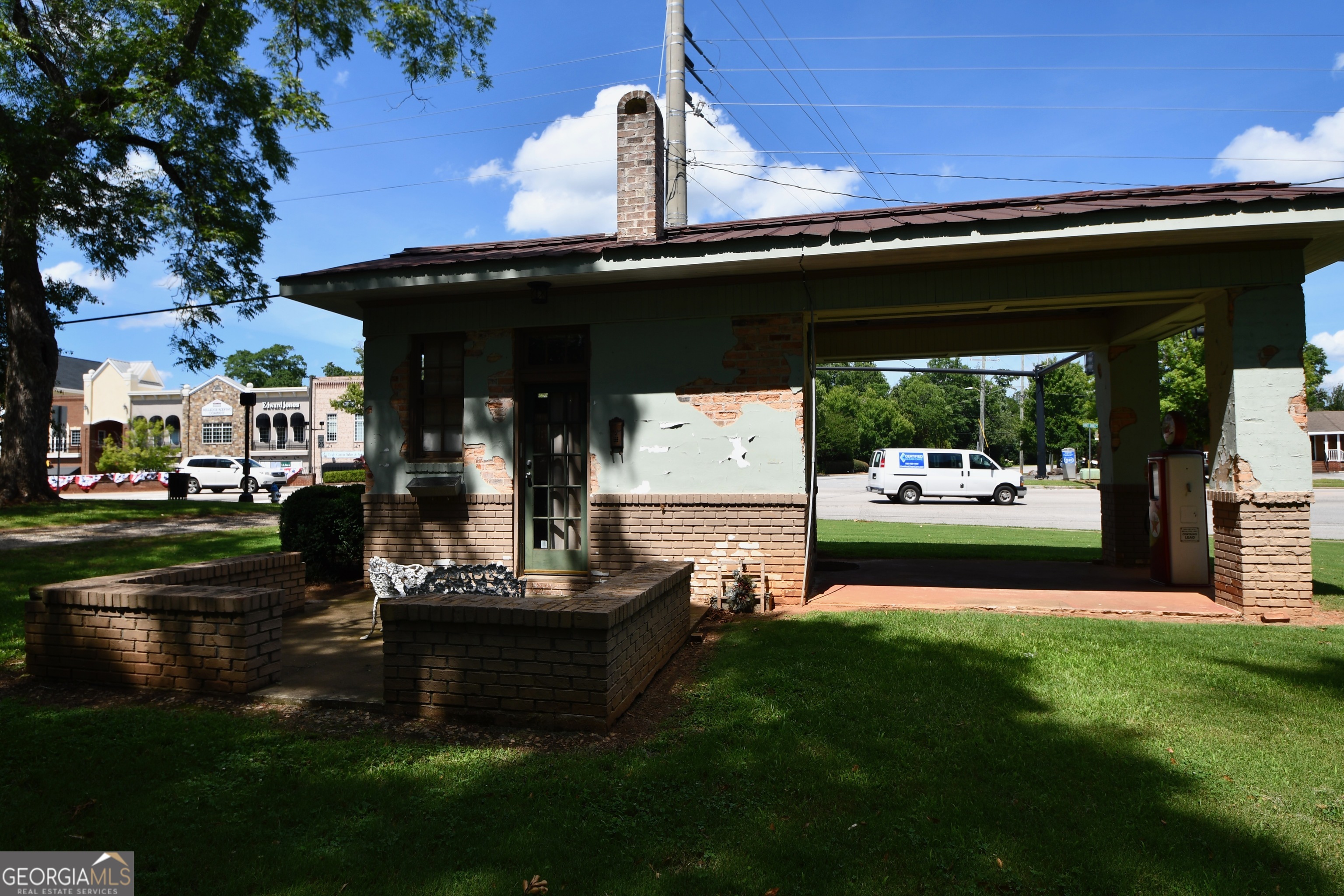 7 & 18 Main Street Property Photo 6