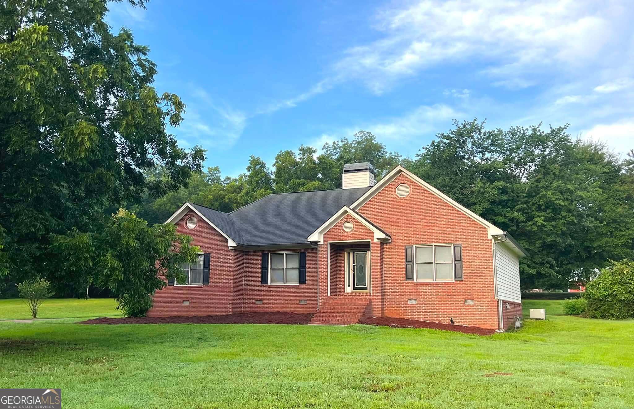 125 Wedgefield Drive Property Photo 1