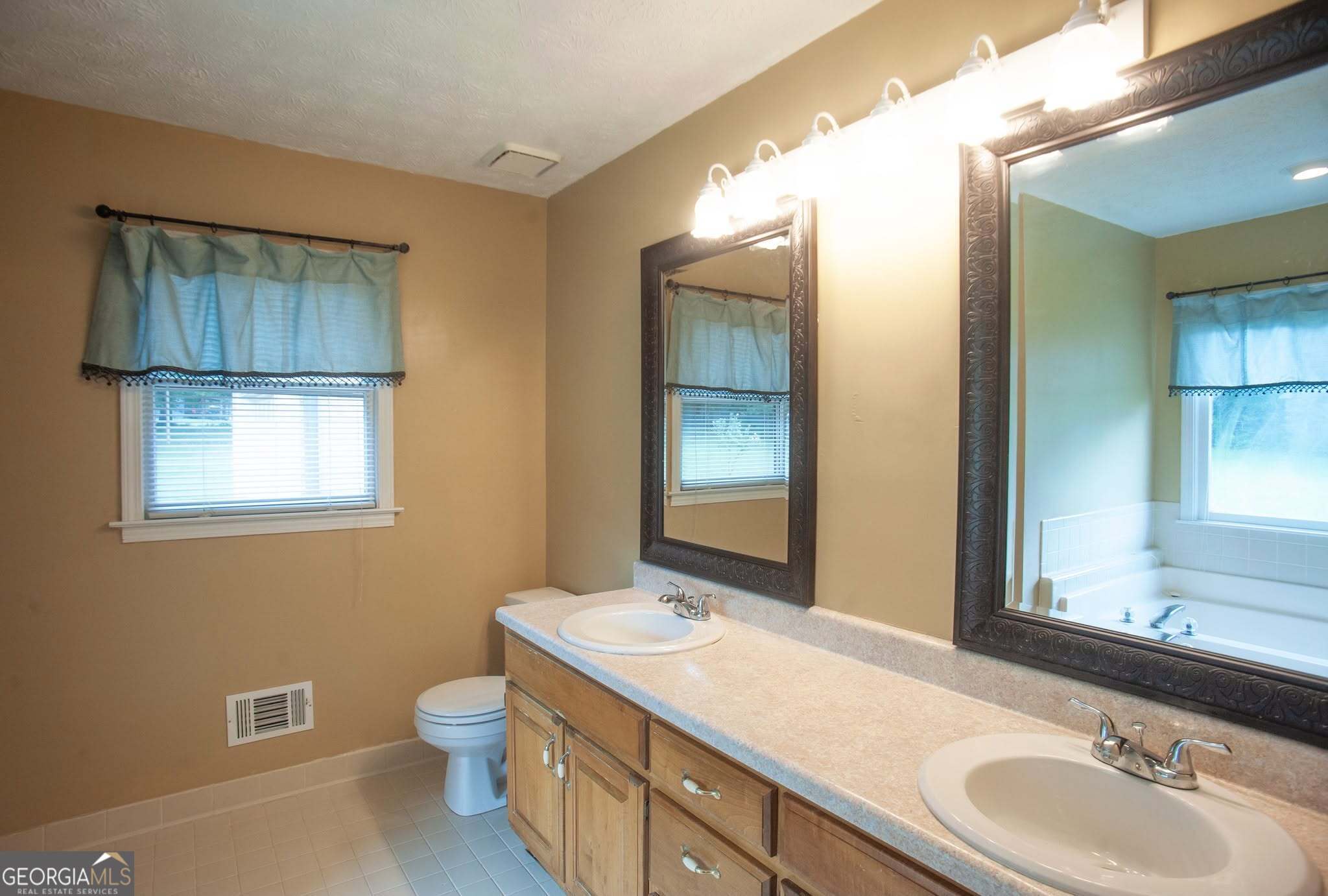 125 Wedgefield Drive Property Photo 17