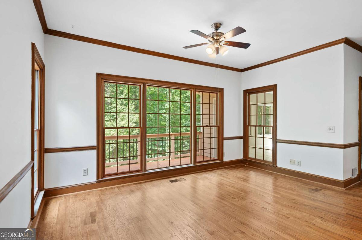 9335 Huntcliff Trace Property Photo 14