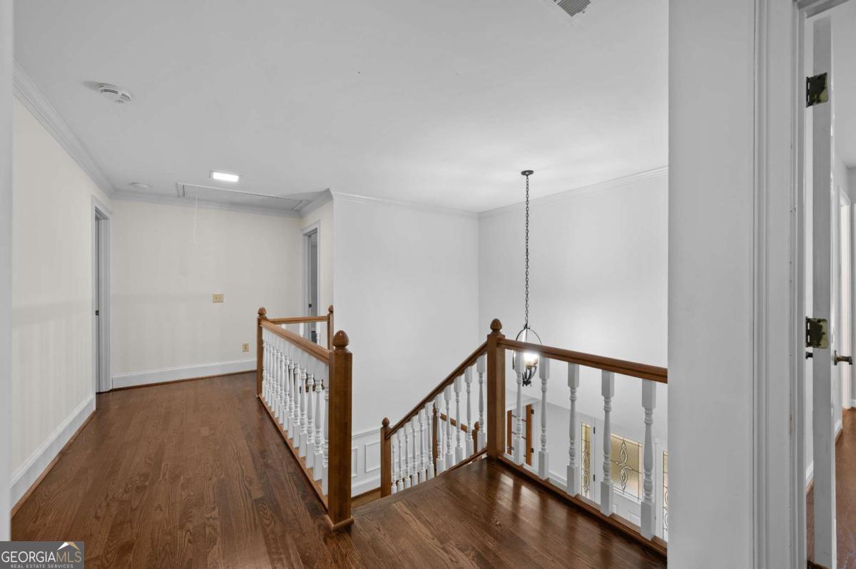 9335 Huntcliff Trace Property Photo 30