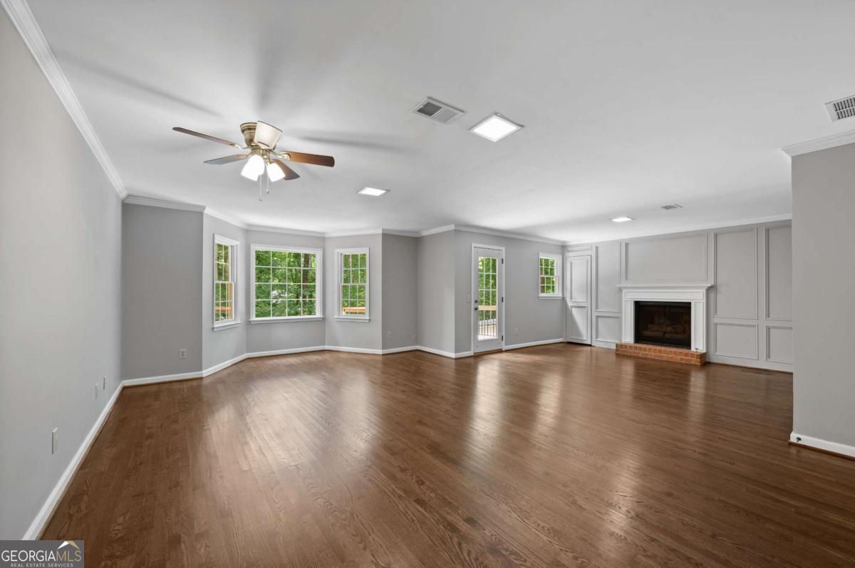 9335 Huntcliff Trace Property Photo 33