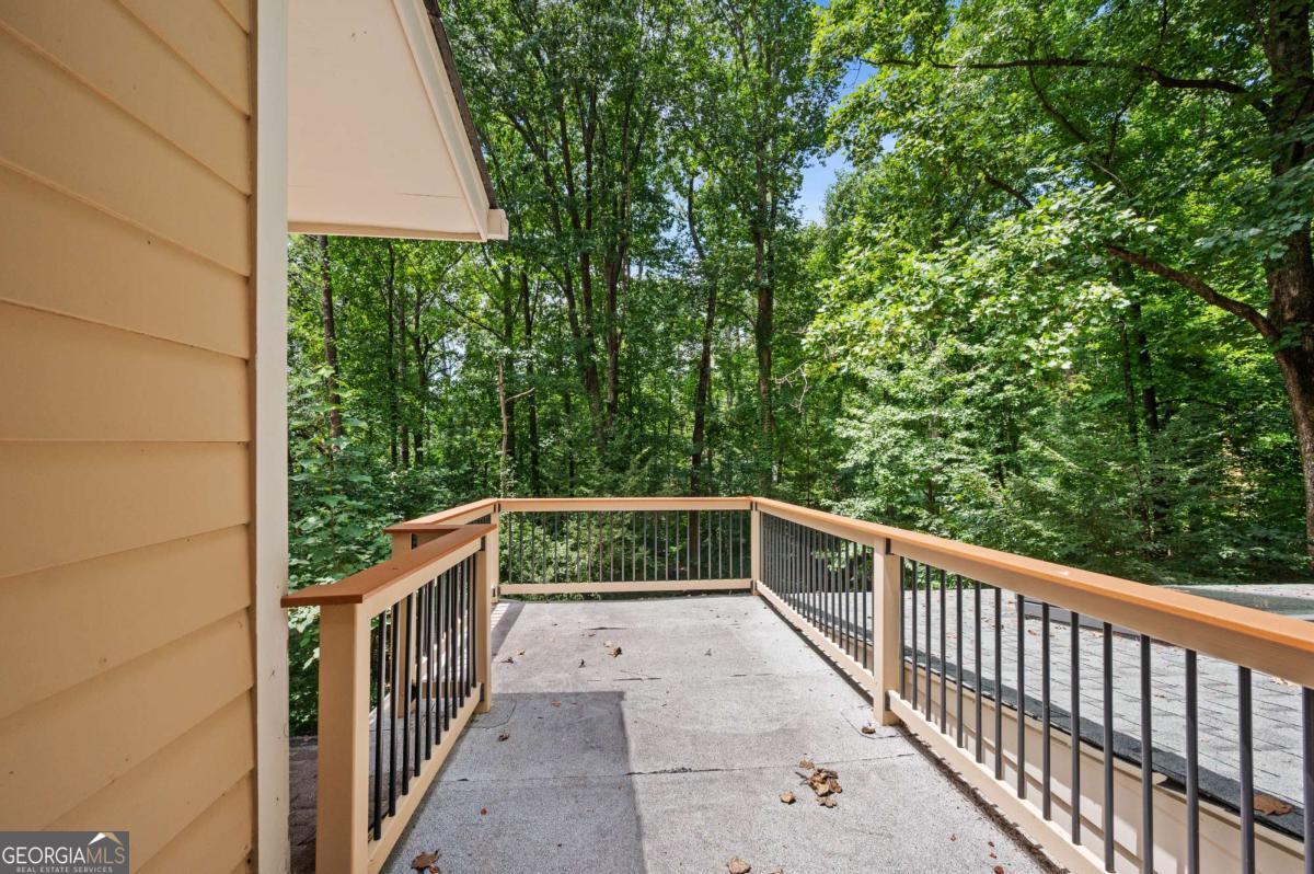 9335 Huntcliff Trace Property Photo 38