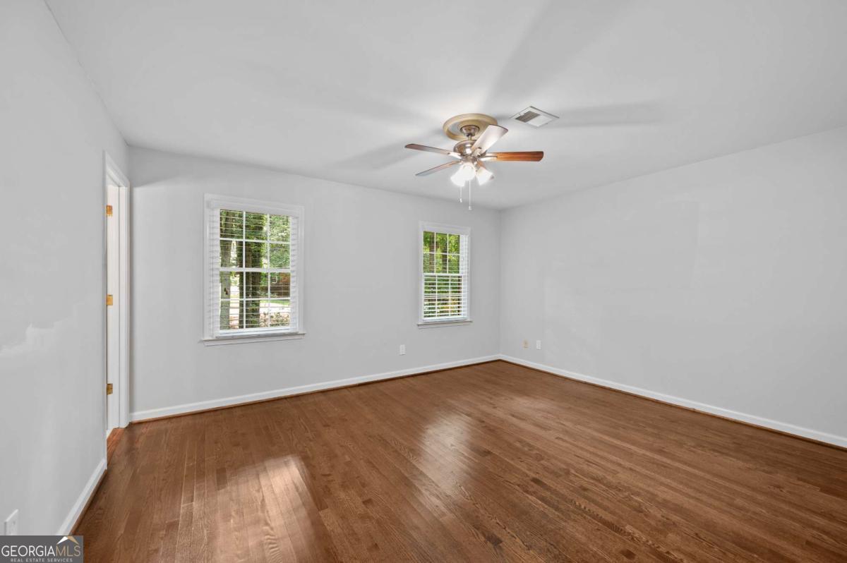 9335 Huntcliff Trace Property Photo 40