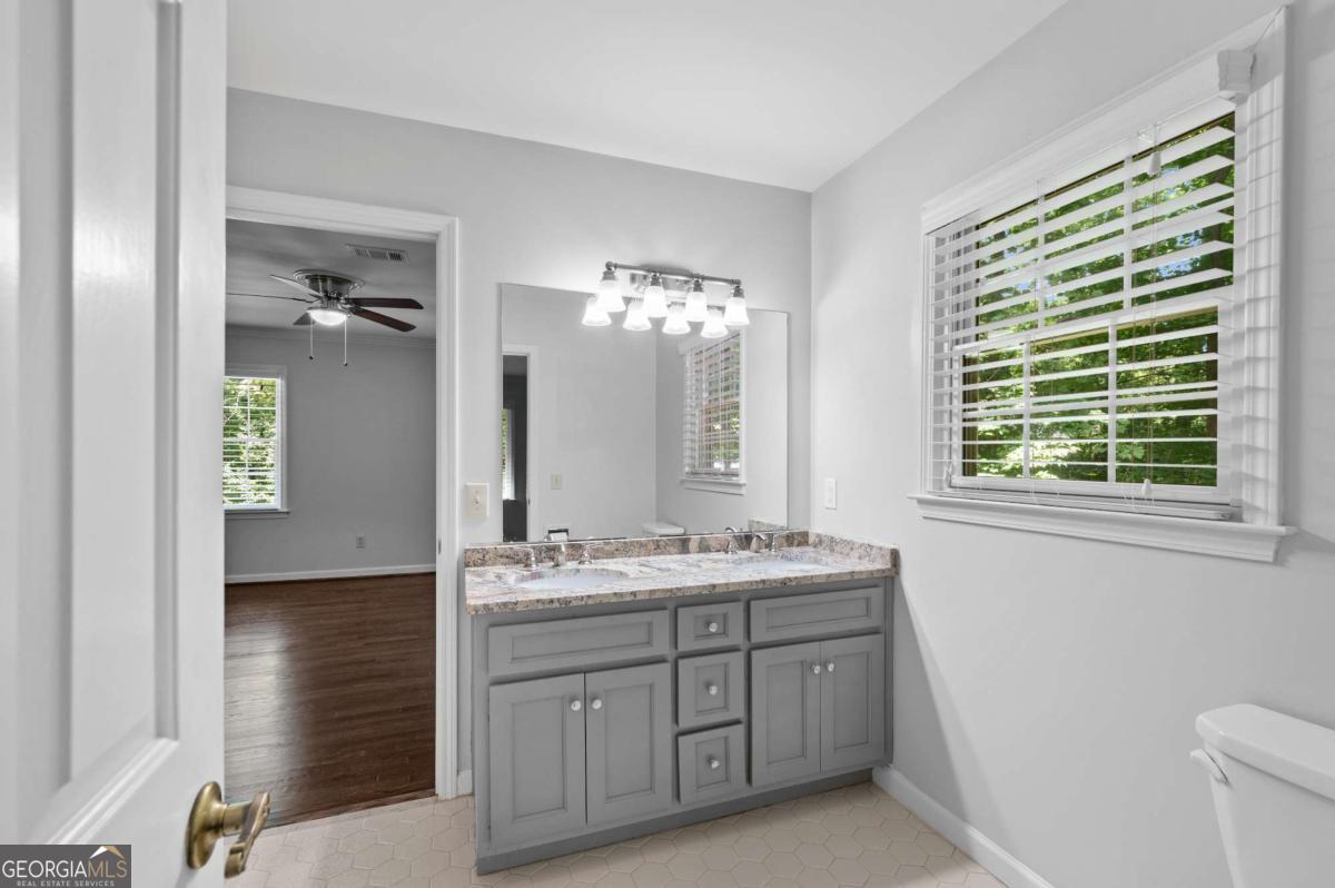 9335 Huntcliff Trace Property Photo 41