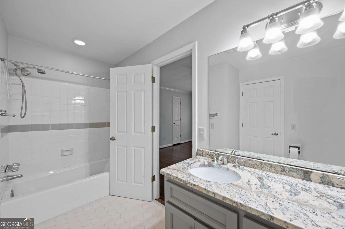 9335 Huntcliff Trace Property Photo 42
