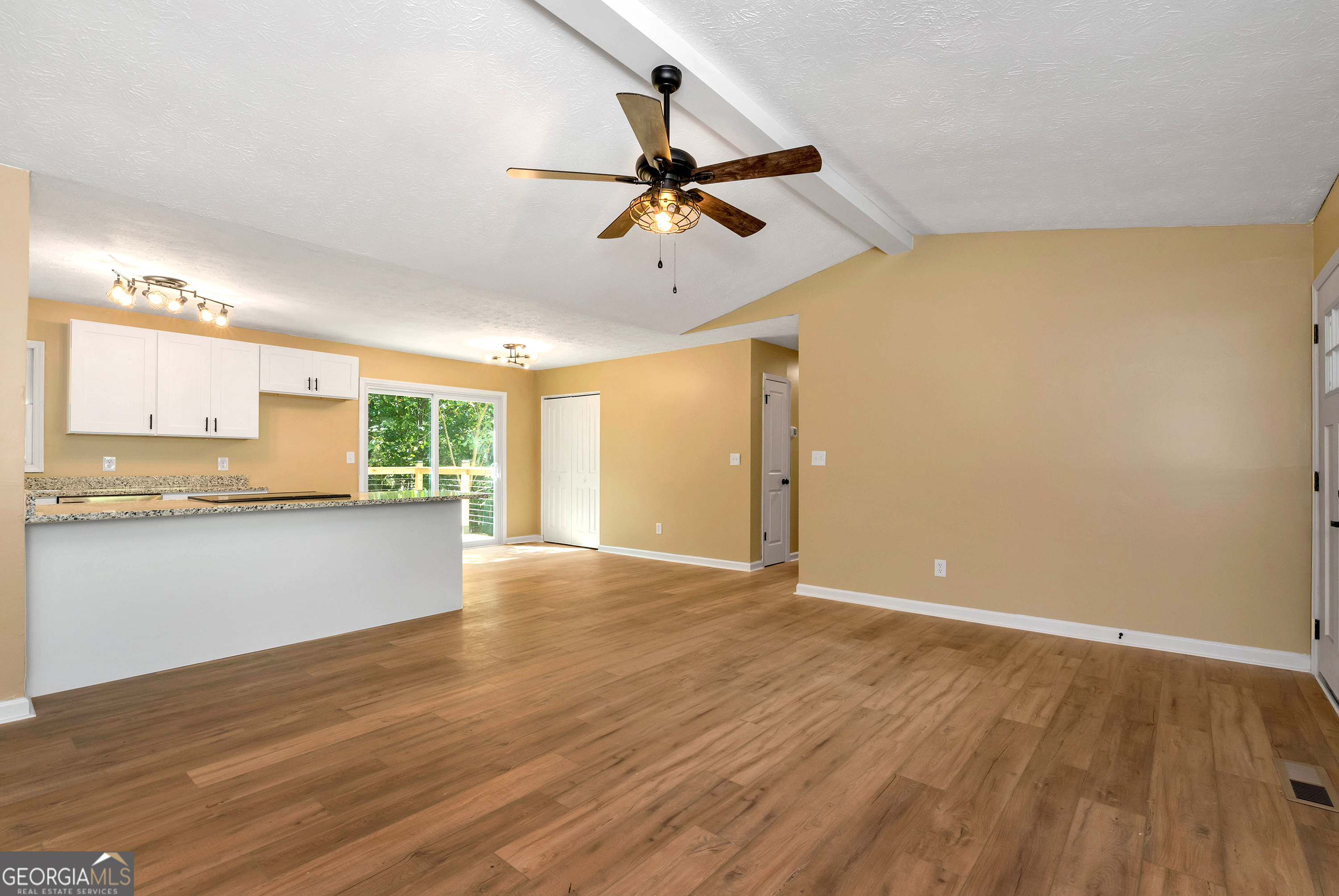 5119 Ash Circle Property Photo 7