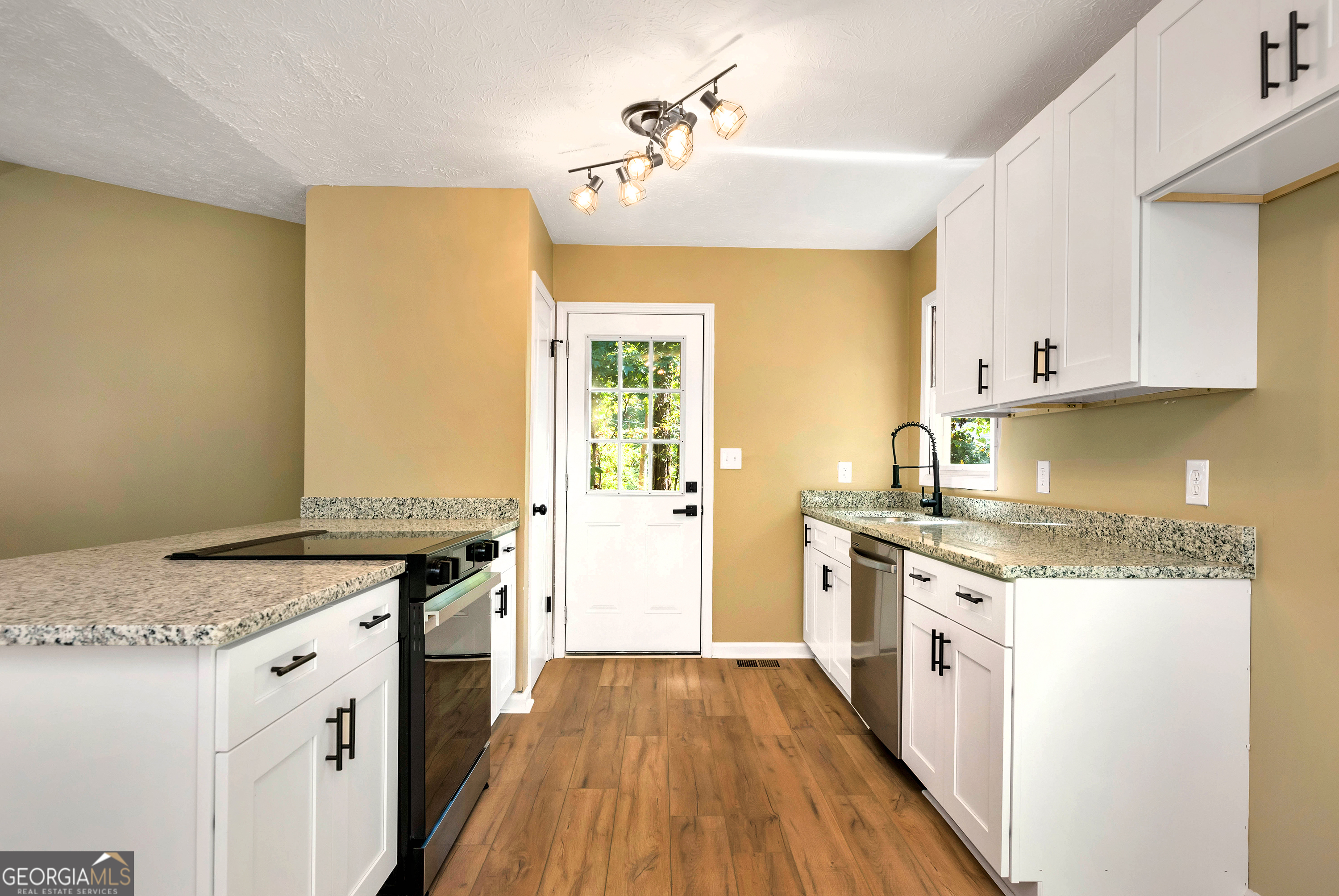 5119 Ash Circle Property Photo 12