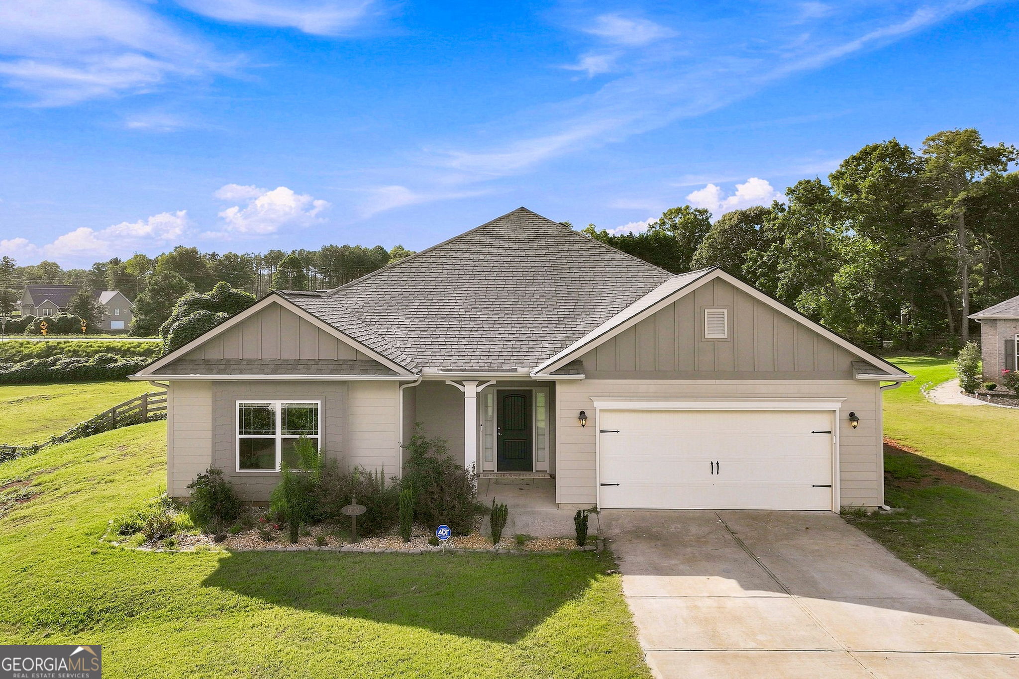 6104 Creekside View Lane Property Photo 1