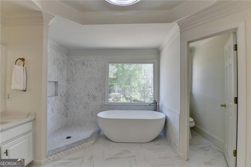 715 Apsley Way Property Photo 8