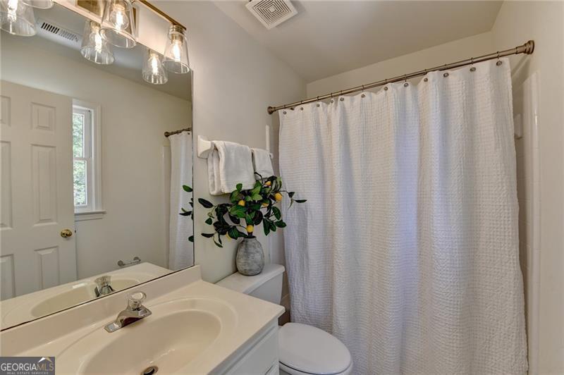 715 Apsley Way Property Photo 40