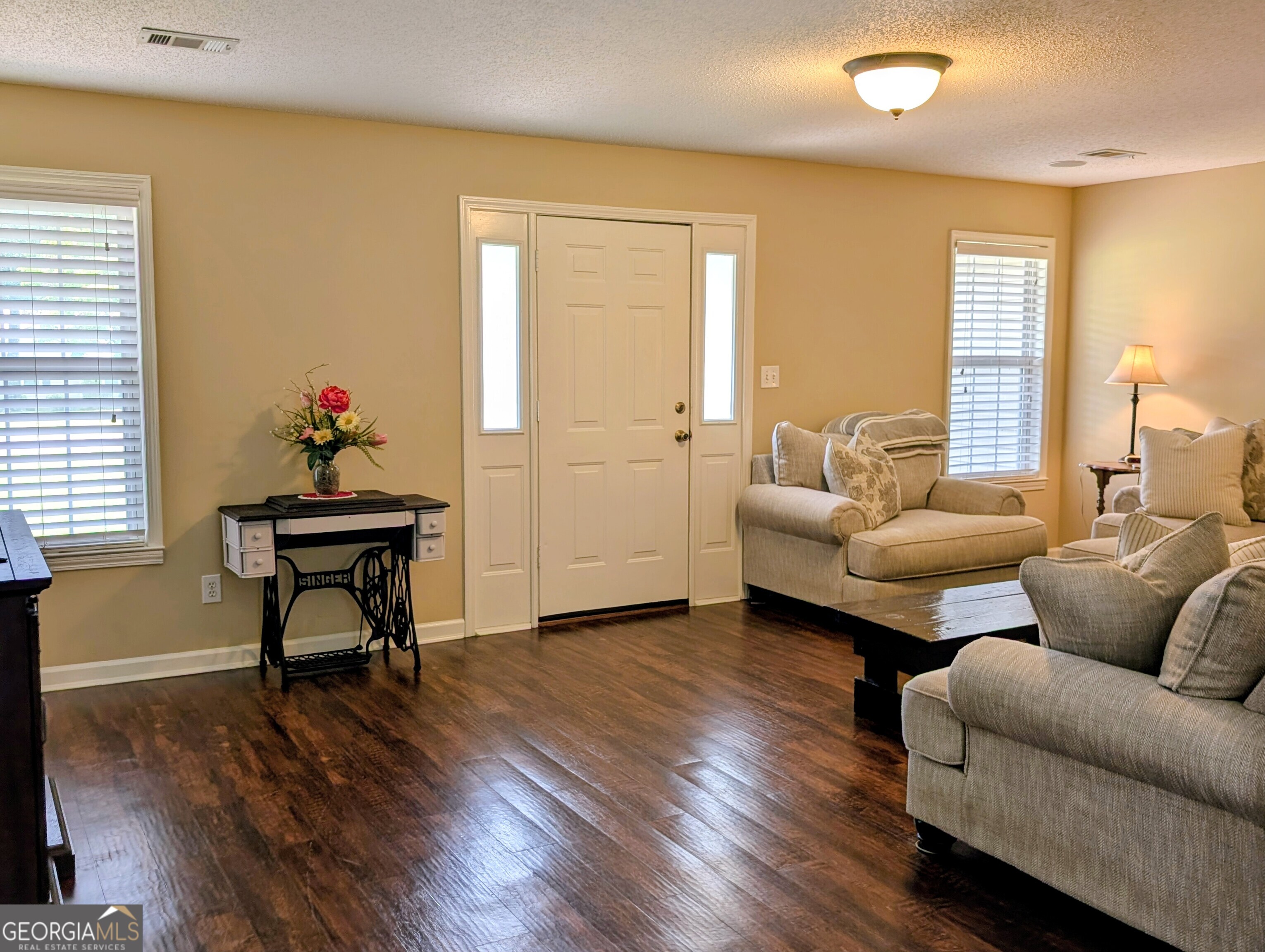 76 Third Avenue Property Photo 3