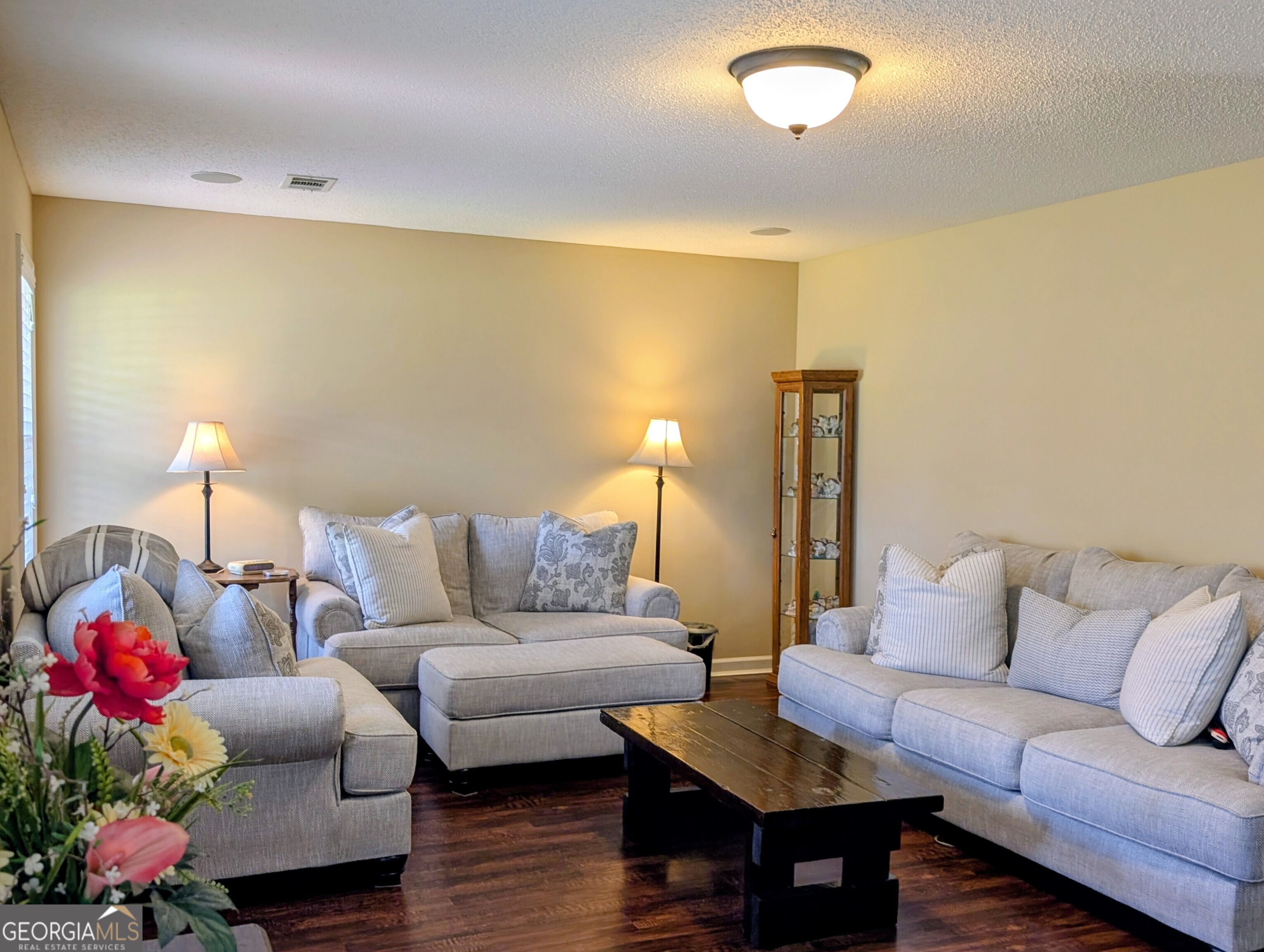 76 Third Avenue Property Photo 4