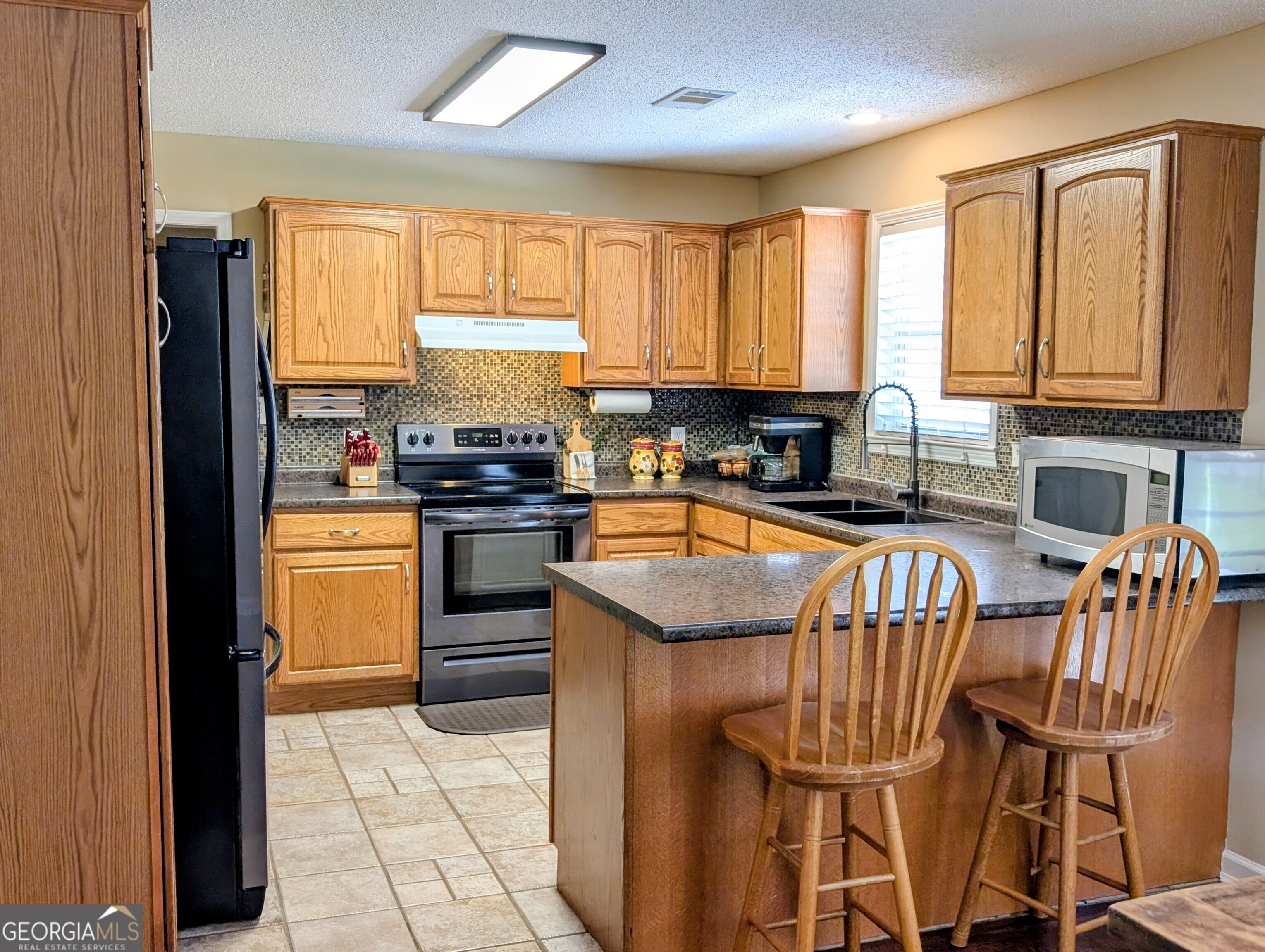 76 Third Avenue Property Photo 7