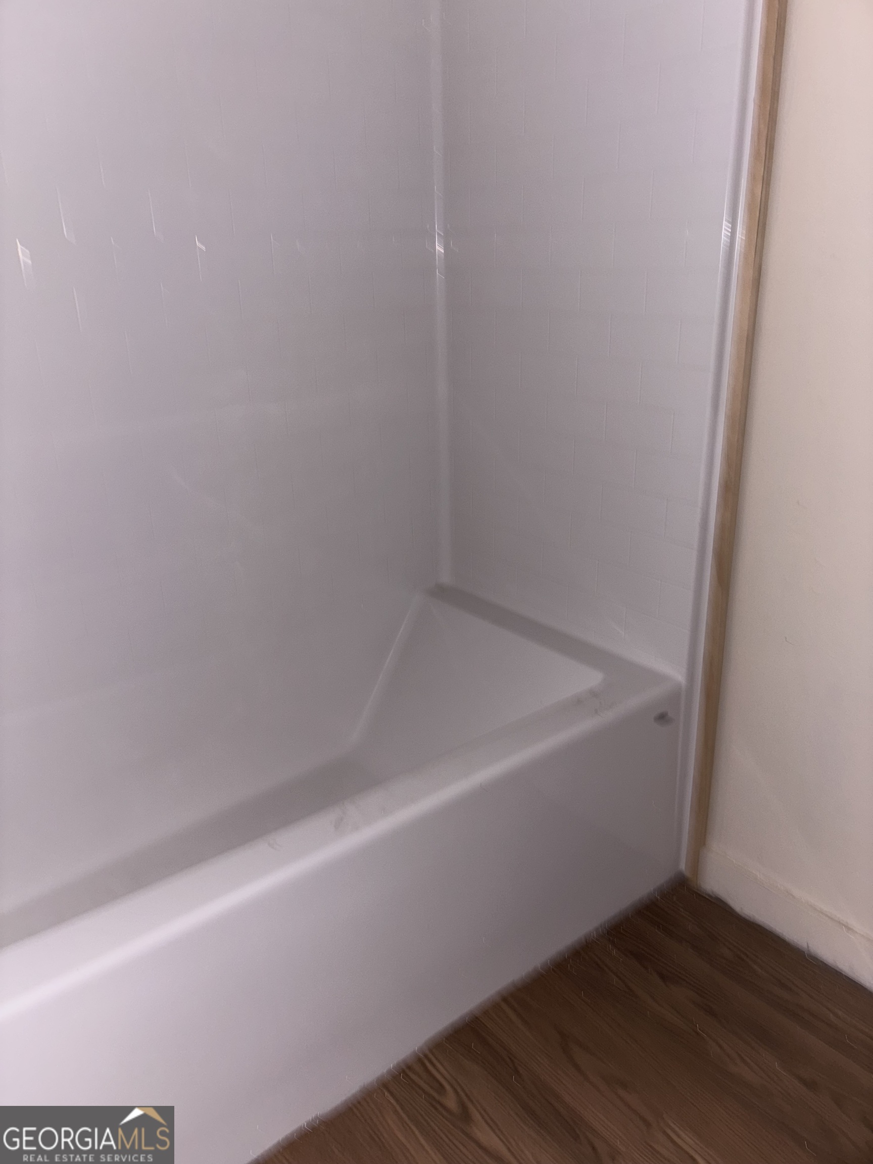 702 W Elm Street # B Property Photo 6