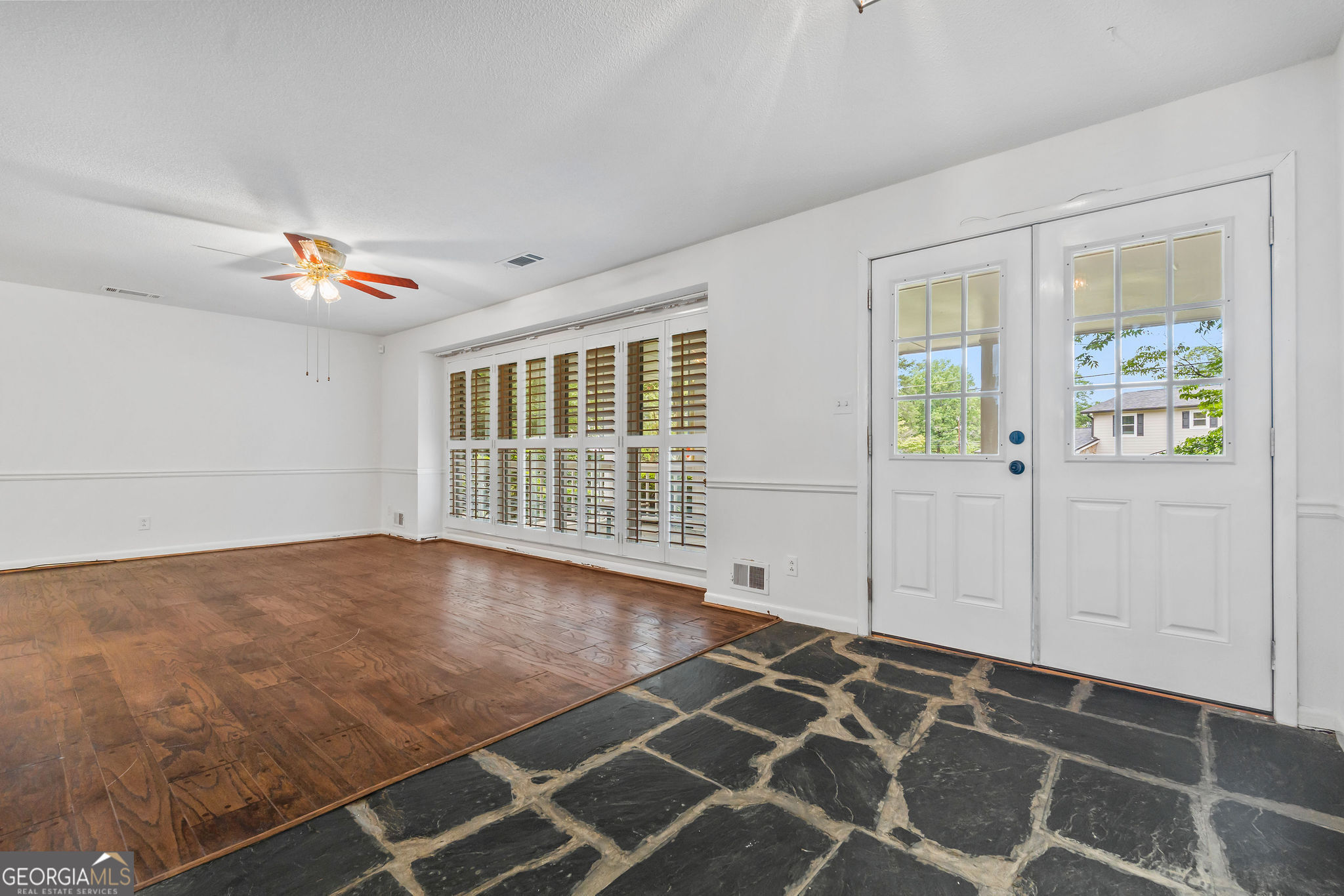 2831 Georgian Terrace Property Photo 11