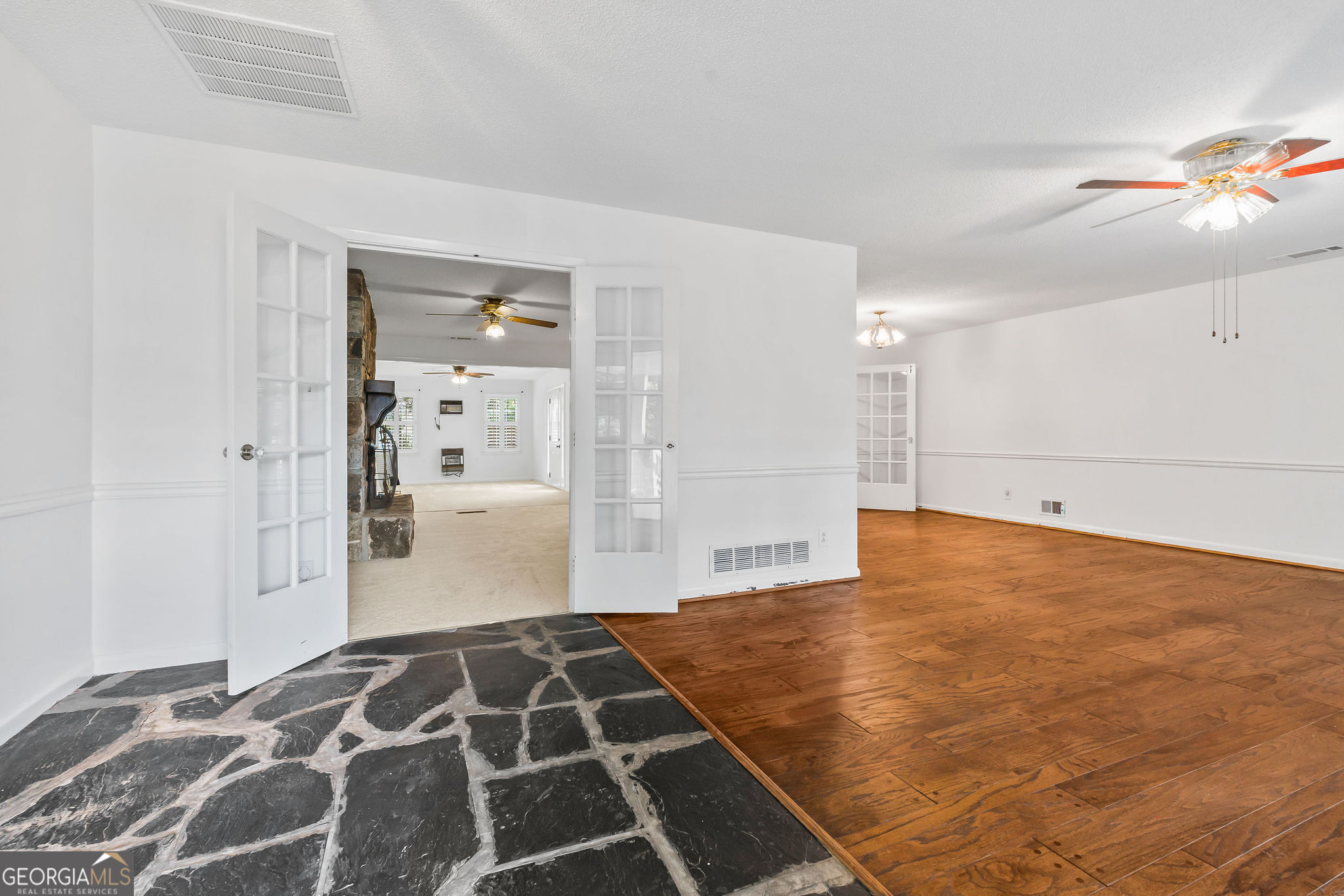 2831 Georgian Terrace Property Photo 12