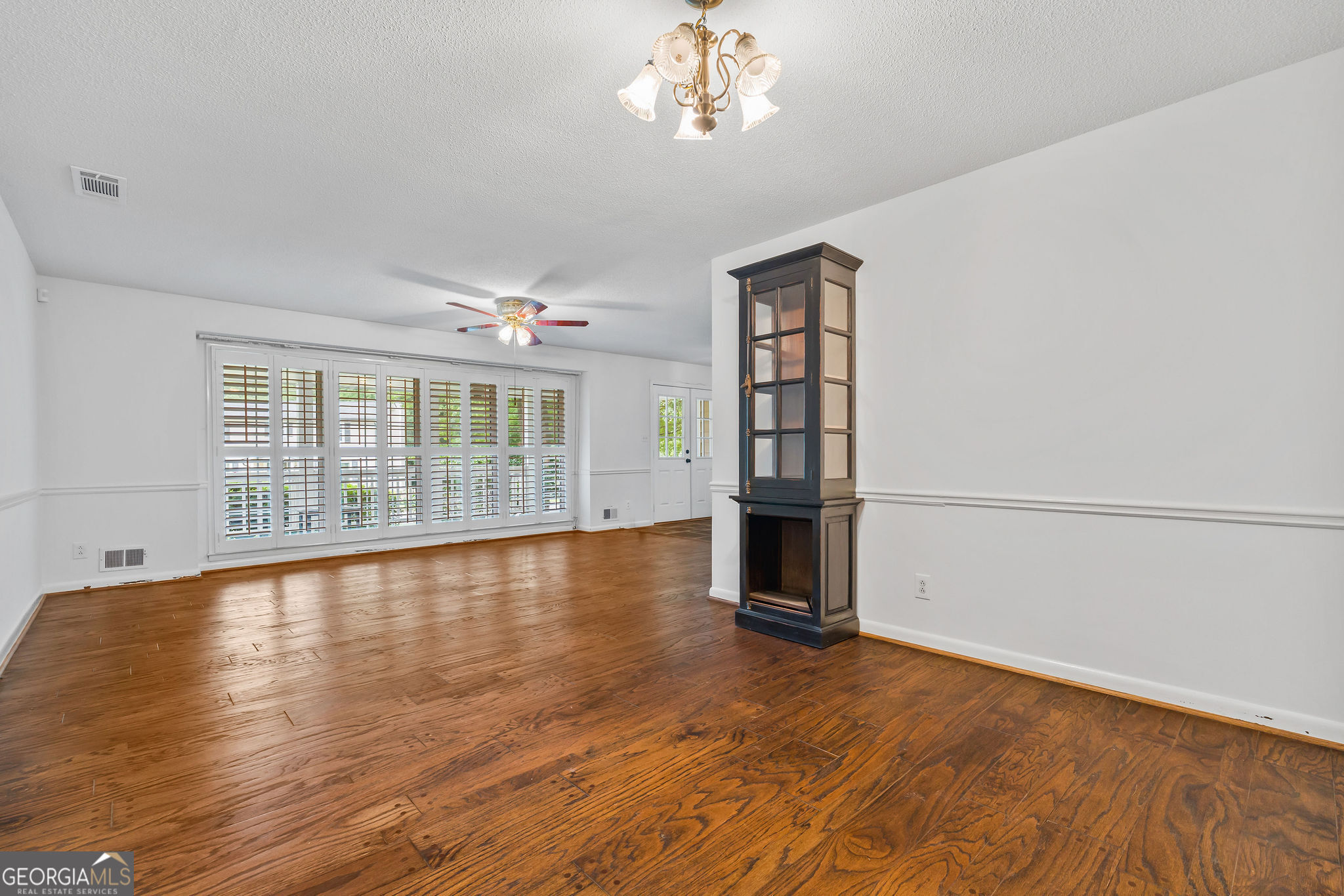 2831 Georgian Terrace Property Photo 14