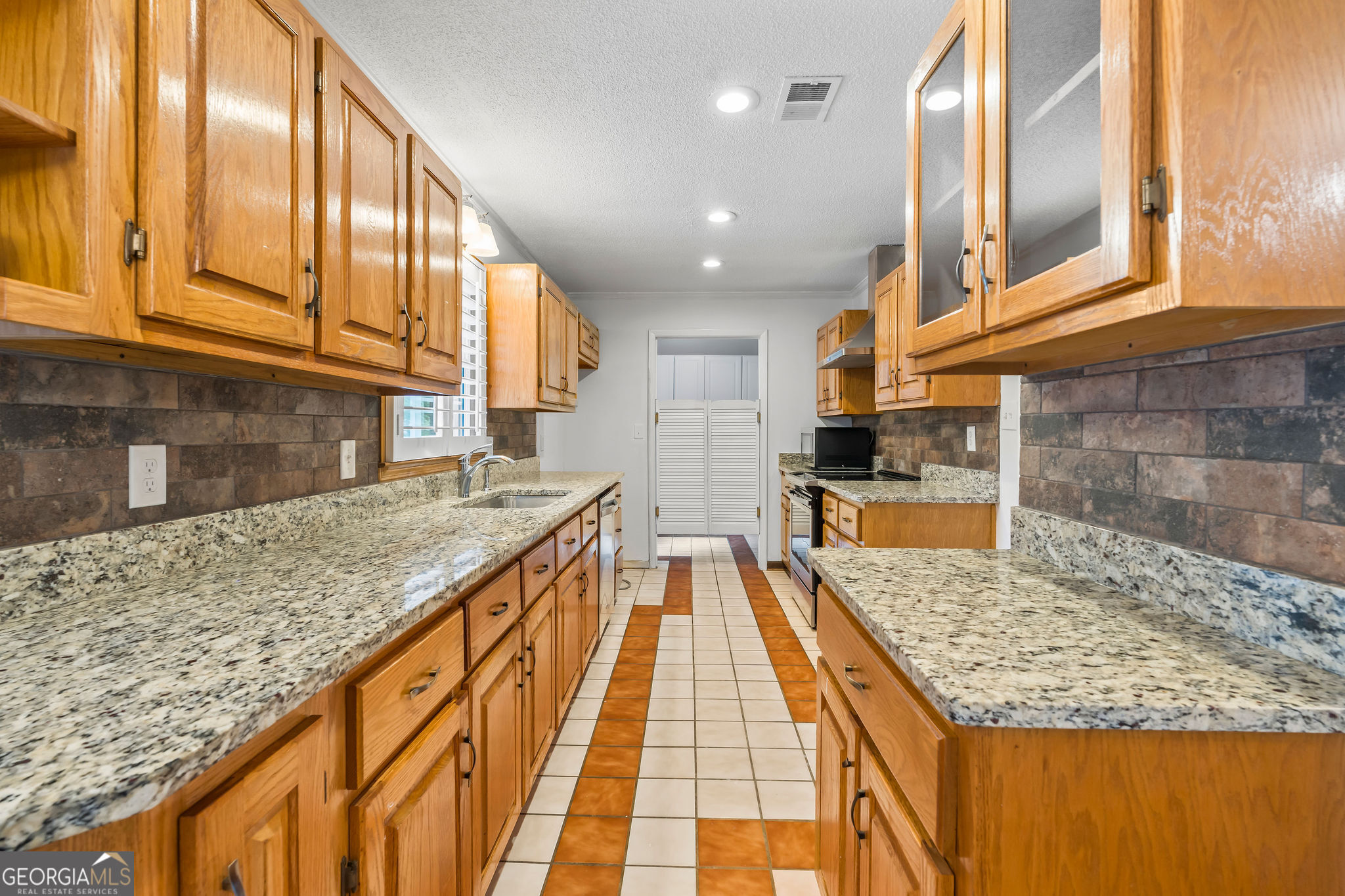 2831 Georgian Terrace Property Photo 23