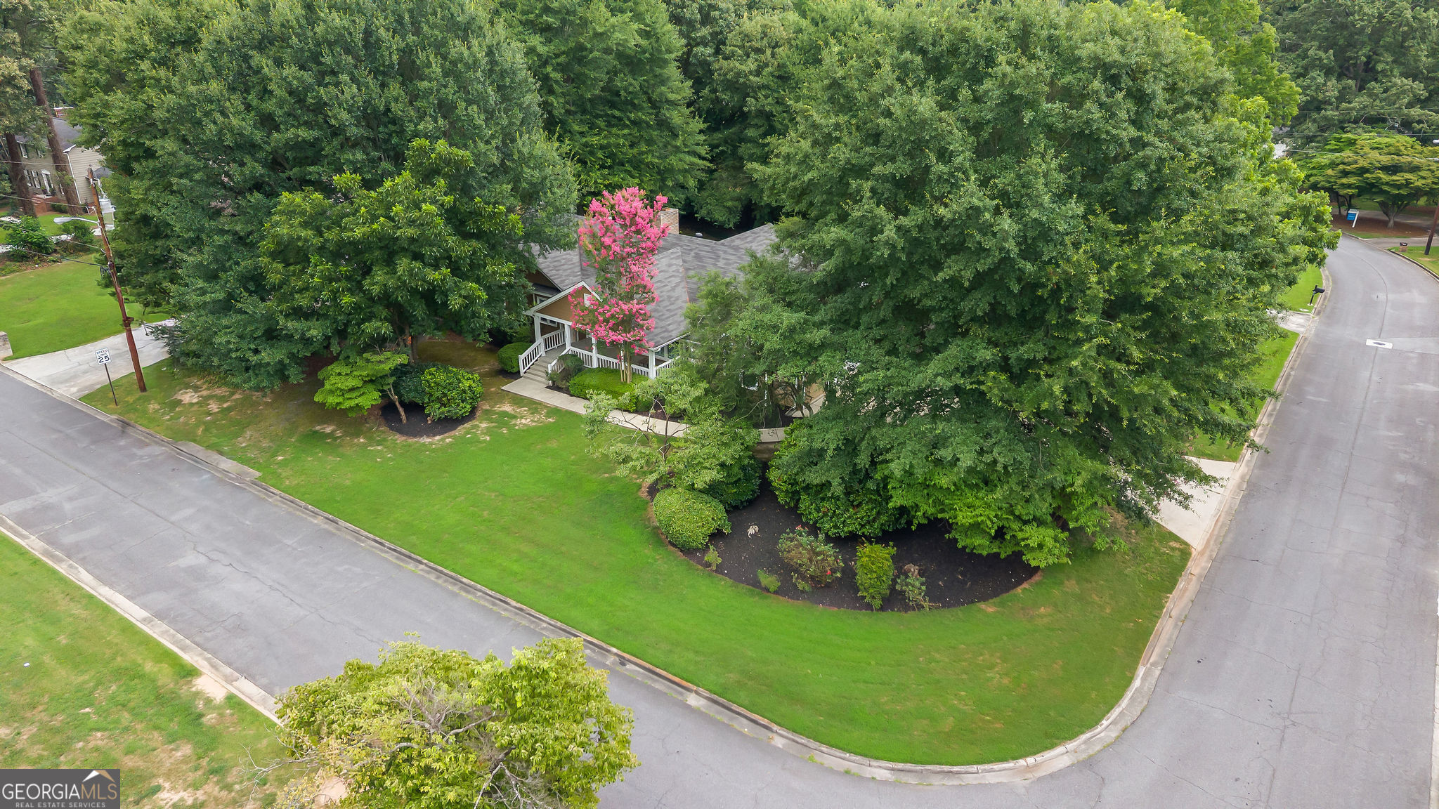 2831 Georgian Terrace Property Photo 46