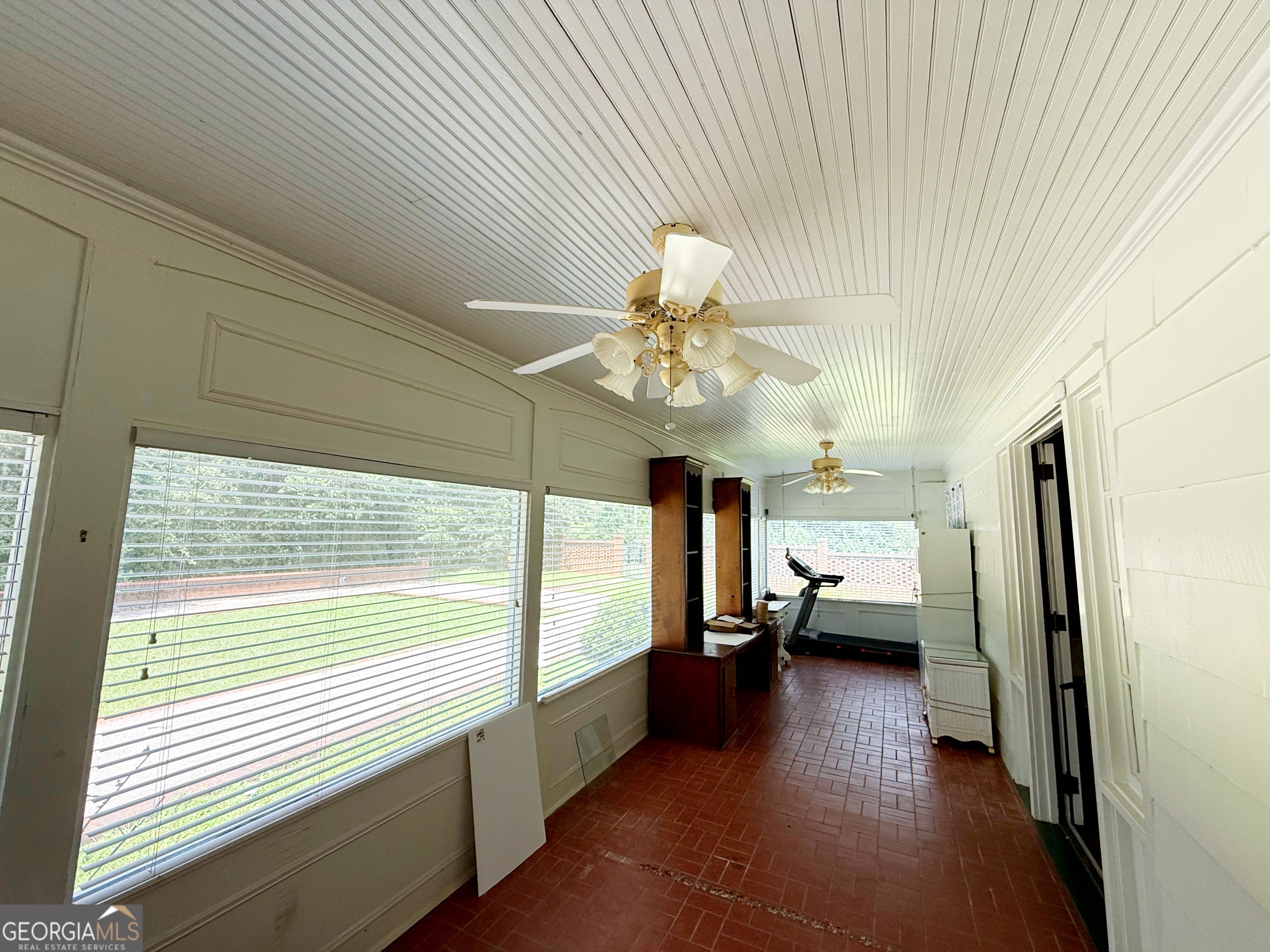 355 W Main Street Property Photo 15