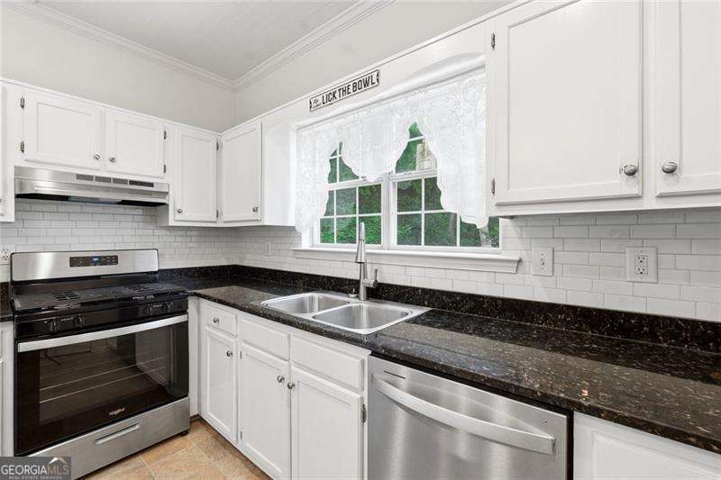 5178 Eastbrook Road Property Photo 10