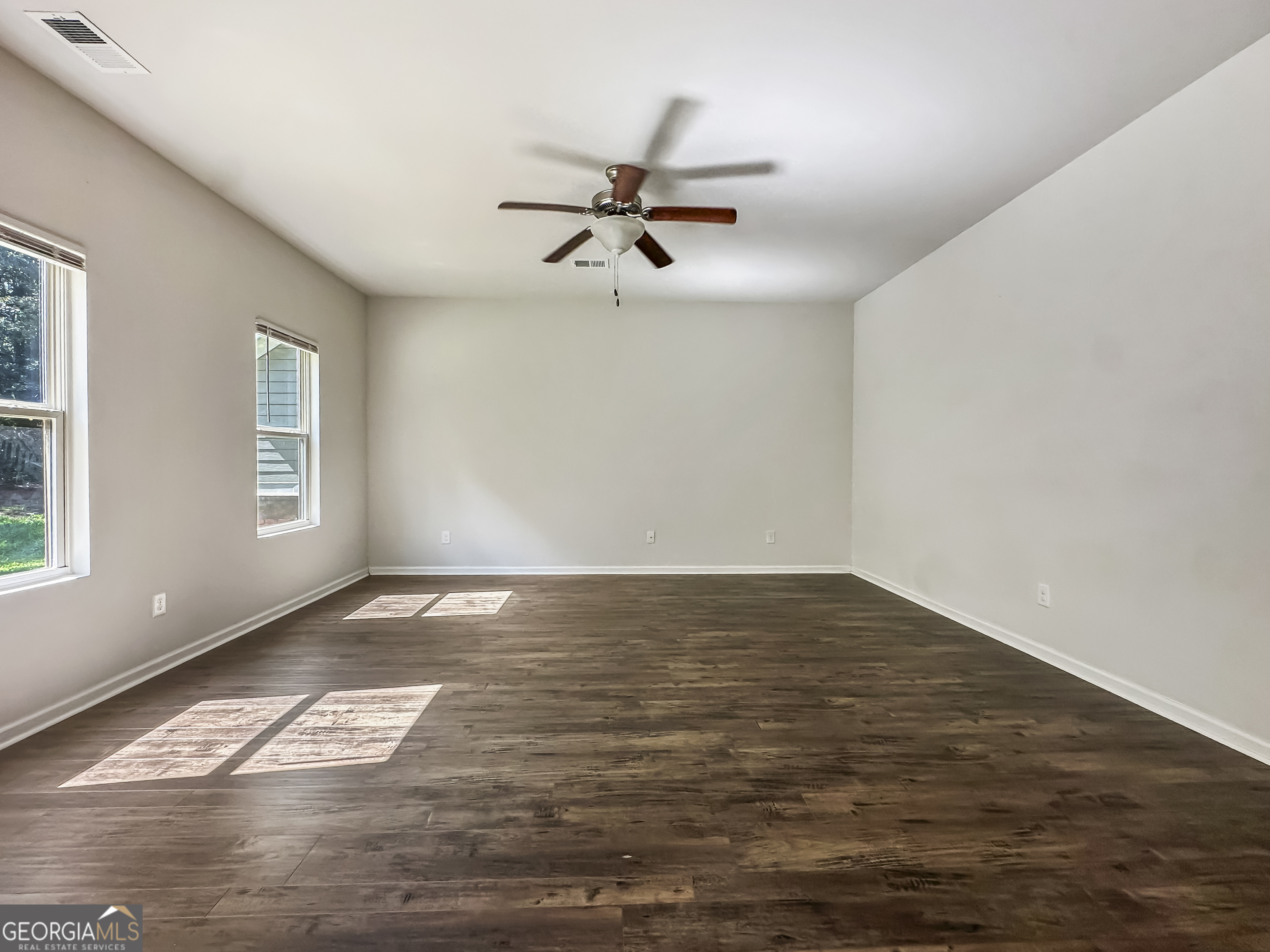 206 Daisy Circle Property Photo 3