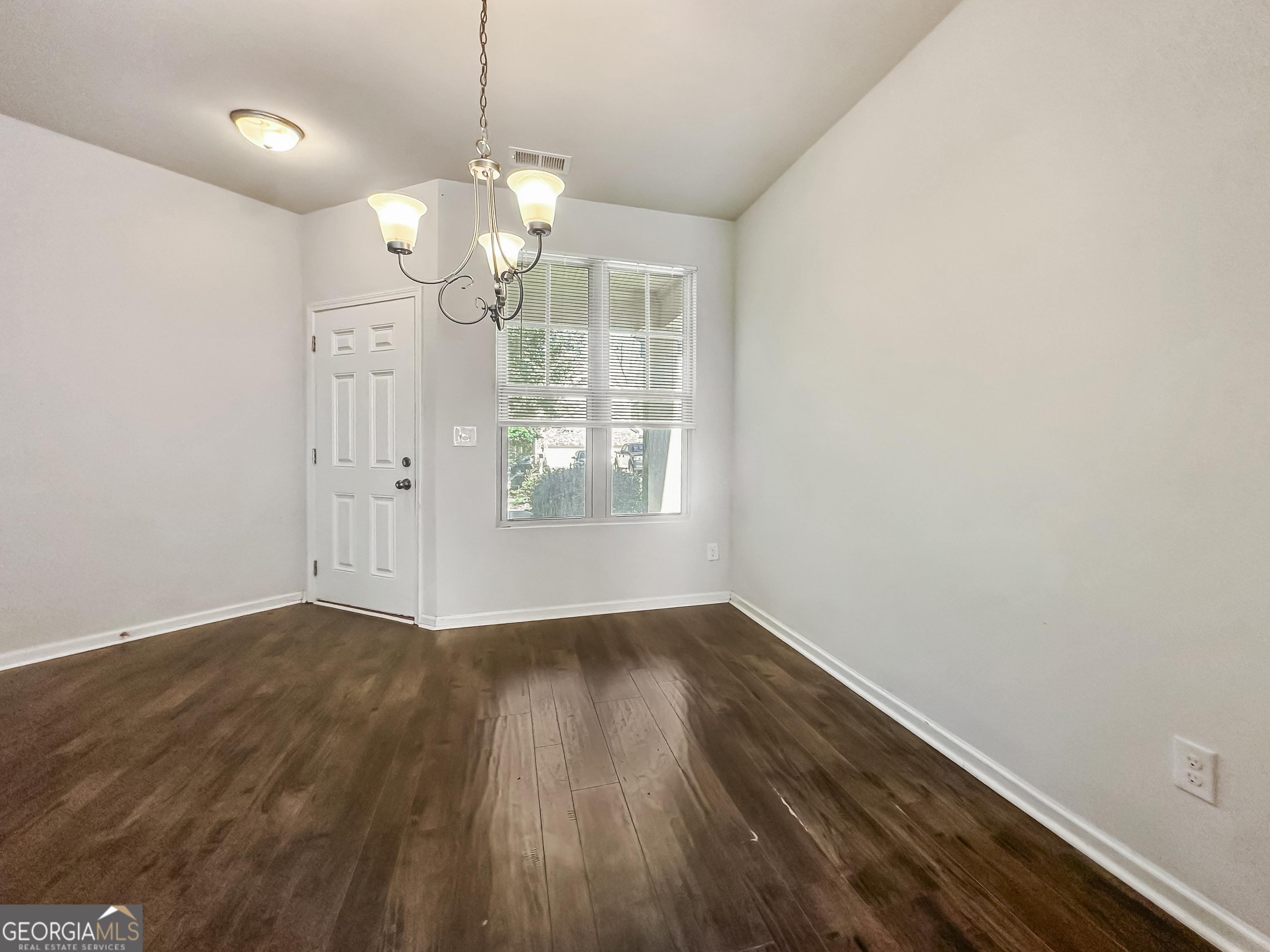 206 Daisy Circle Property Photo 5