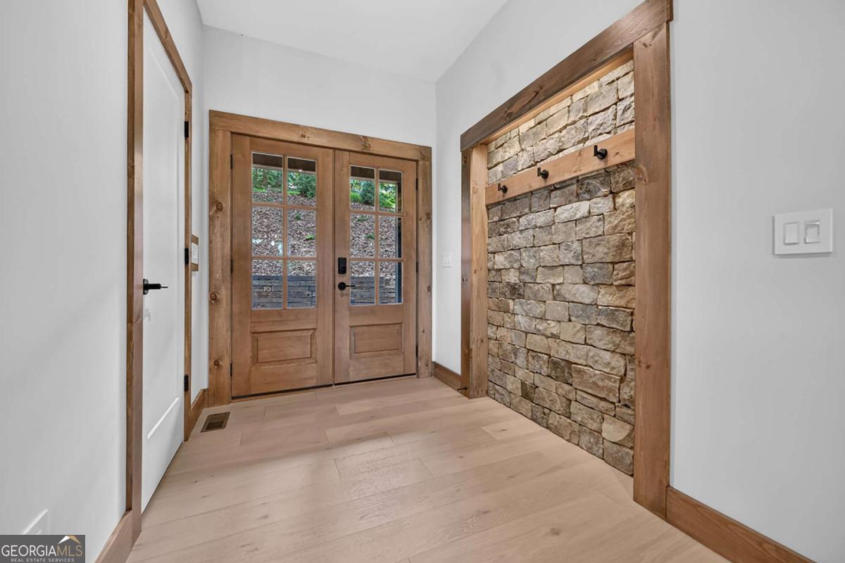 1729 Barnes Chapel Road Property Photo 3