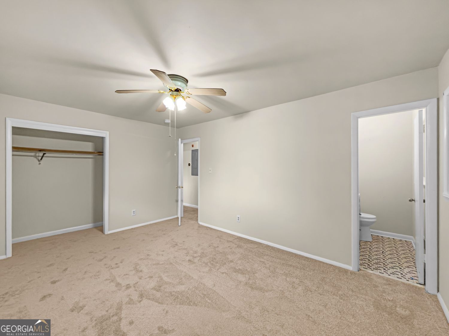 565 Wavelyn Way Property Photo 12