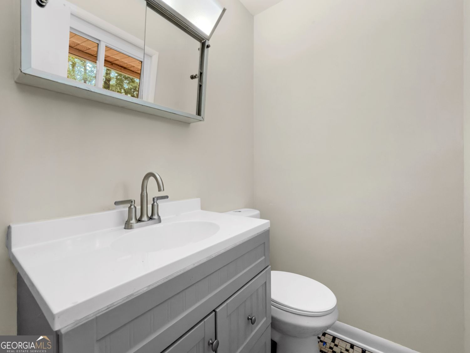 565 Wavelyn Way Property Photo 15