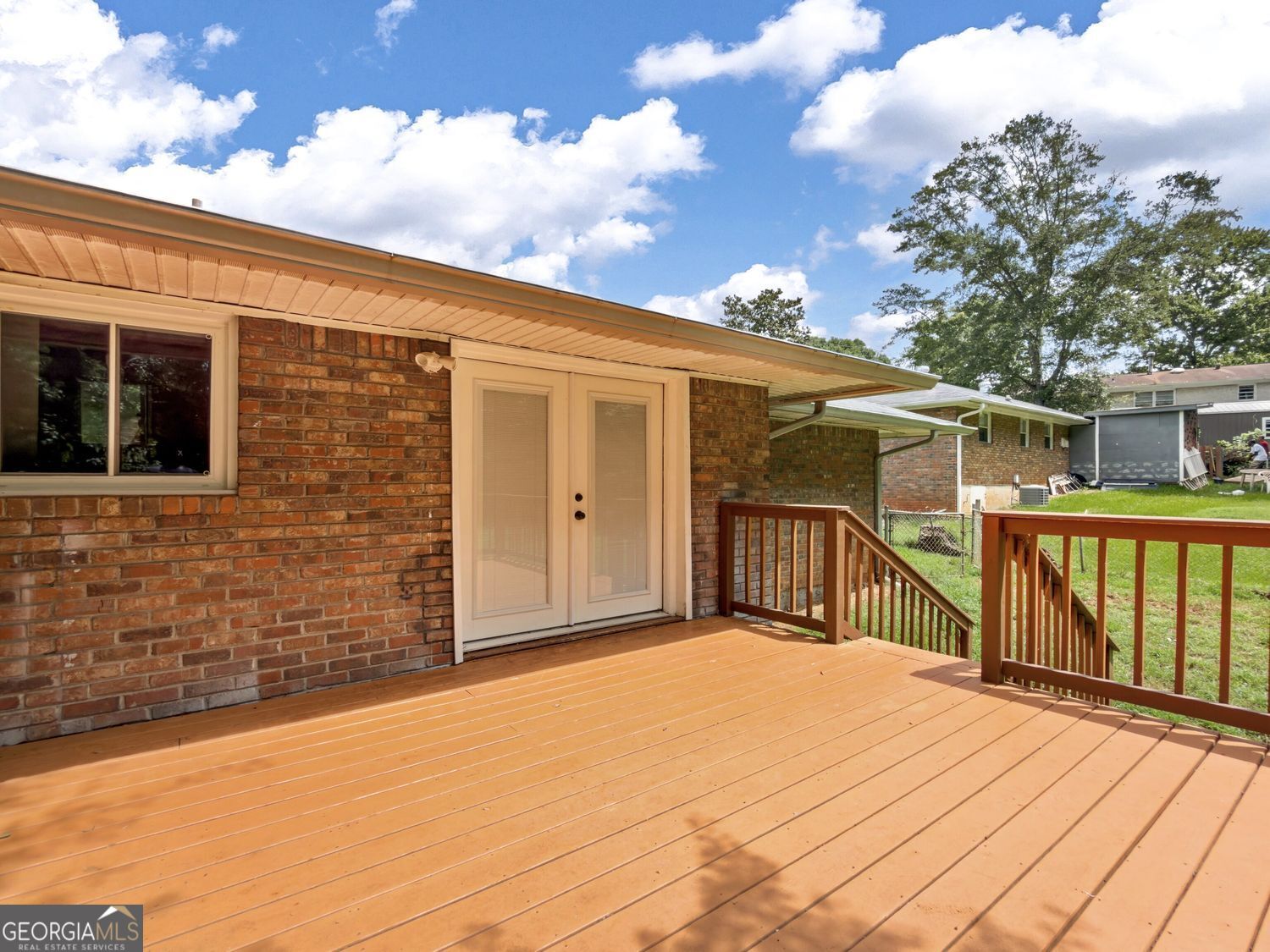 565 Wavelyn Way Property Photo 18