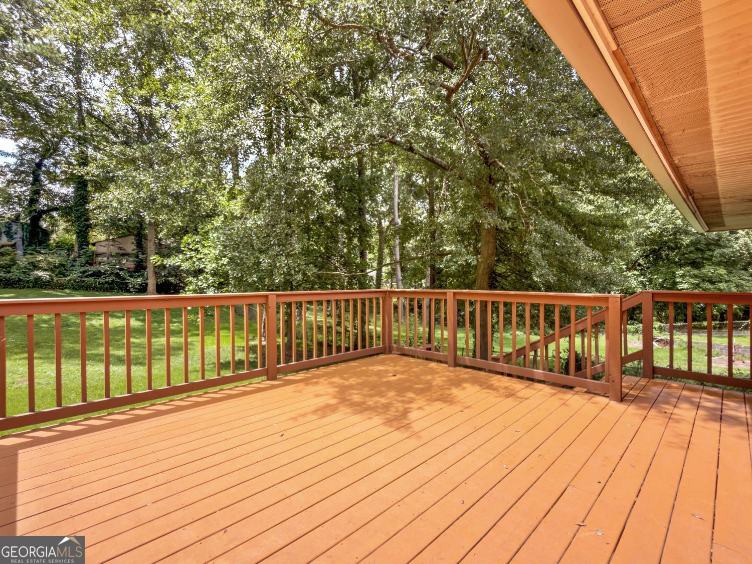 565 Wavelyn Way Property Photo 19