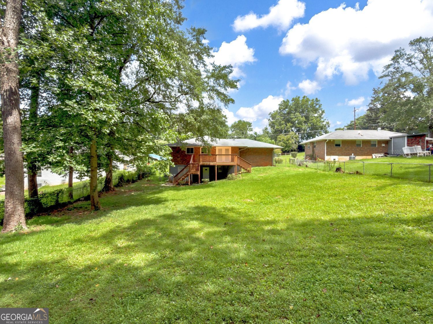 565 Wavelyn Way Property Photo 22