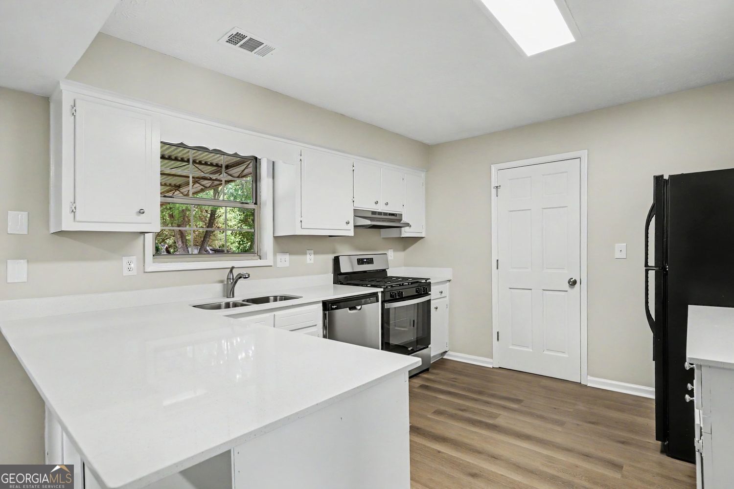 1061 Gunners Walk Property Photo 4