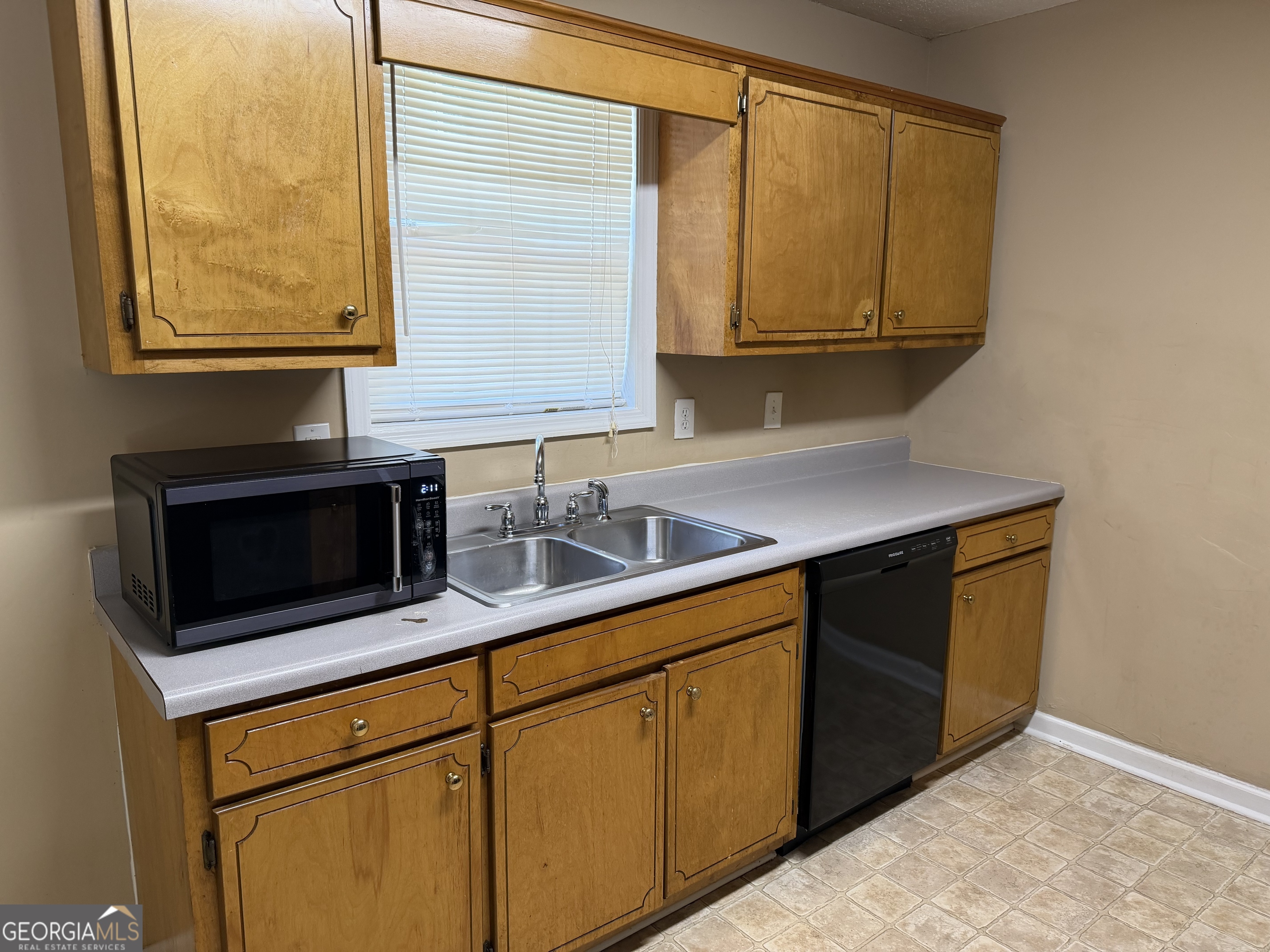 1220 N Hampton Drive Property Photo 14