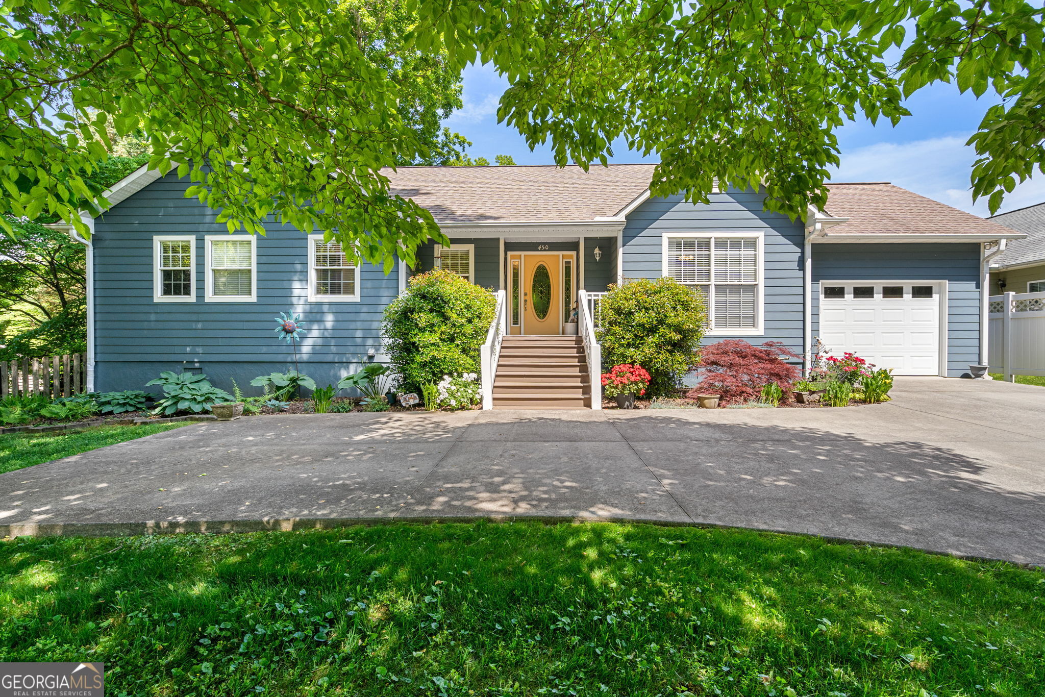 450 Longview Drive Property Photo 1