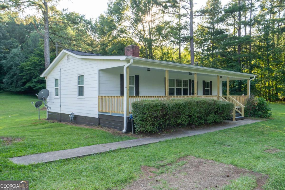 3322 Dewey Hogan Road Property Photo 3