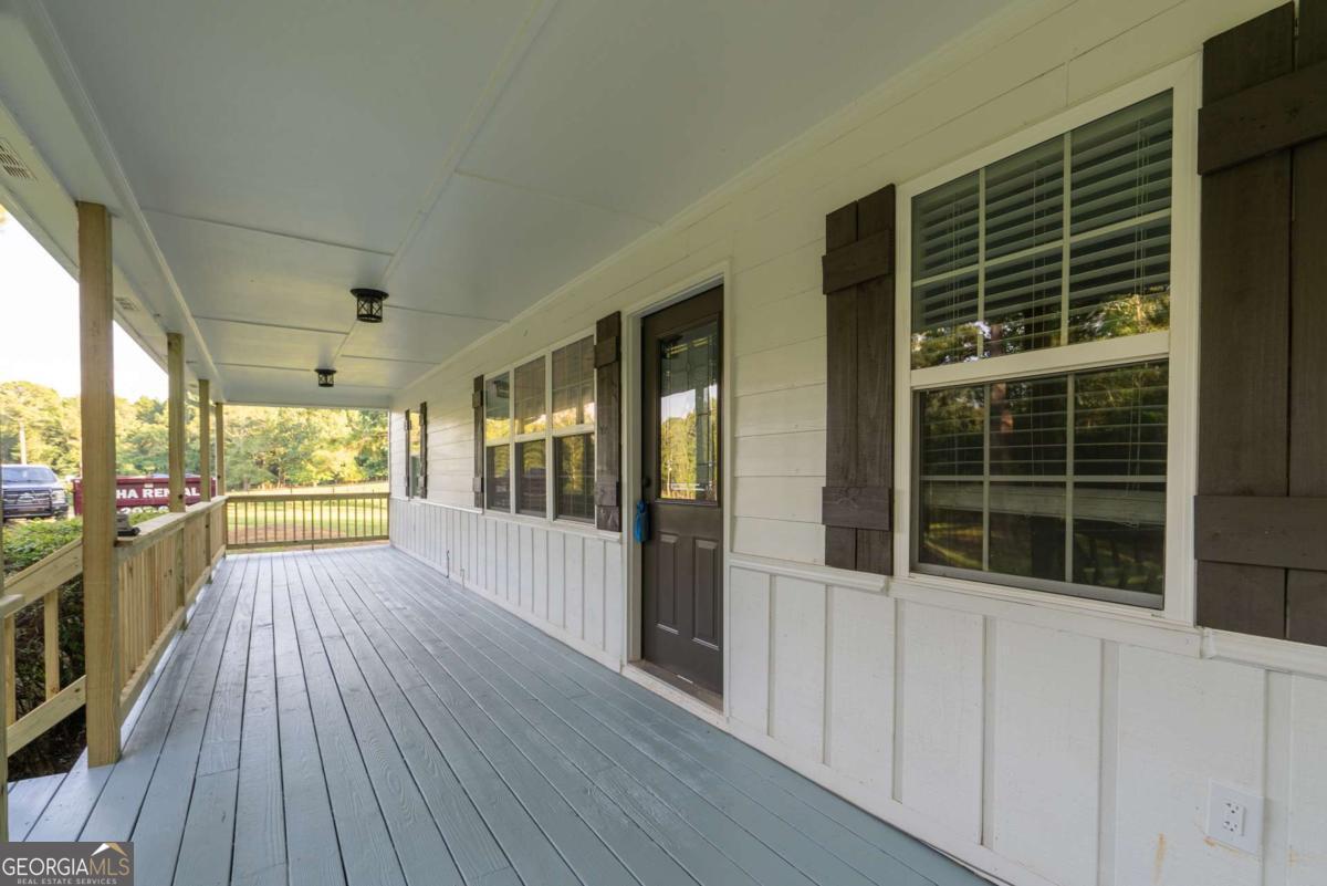 3322 Dewey Hogan Road Property Photo 4